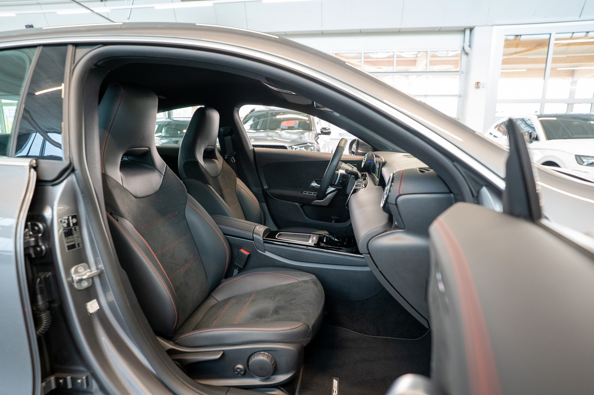 listing desktop thumbnail image 15