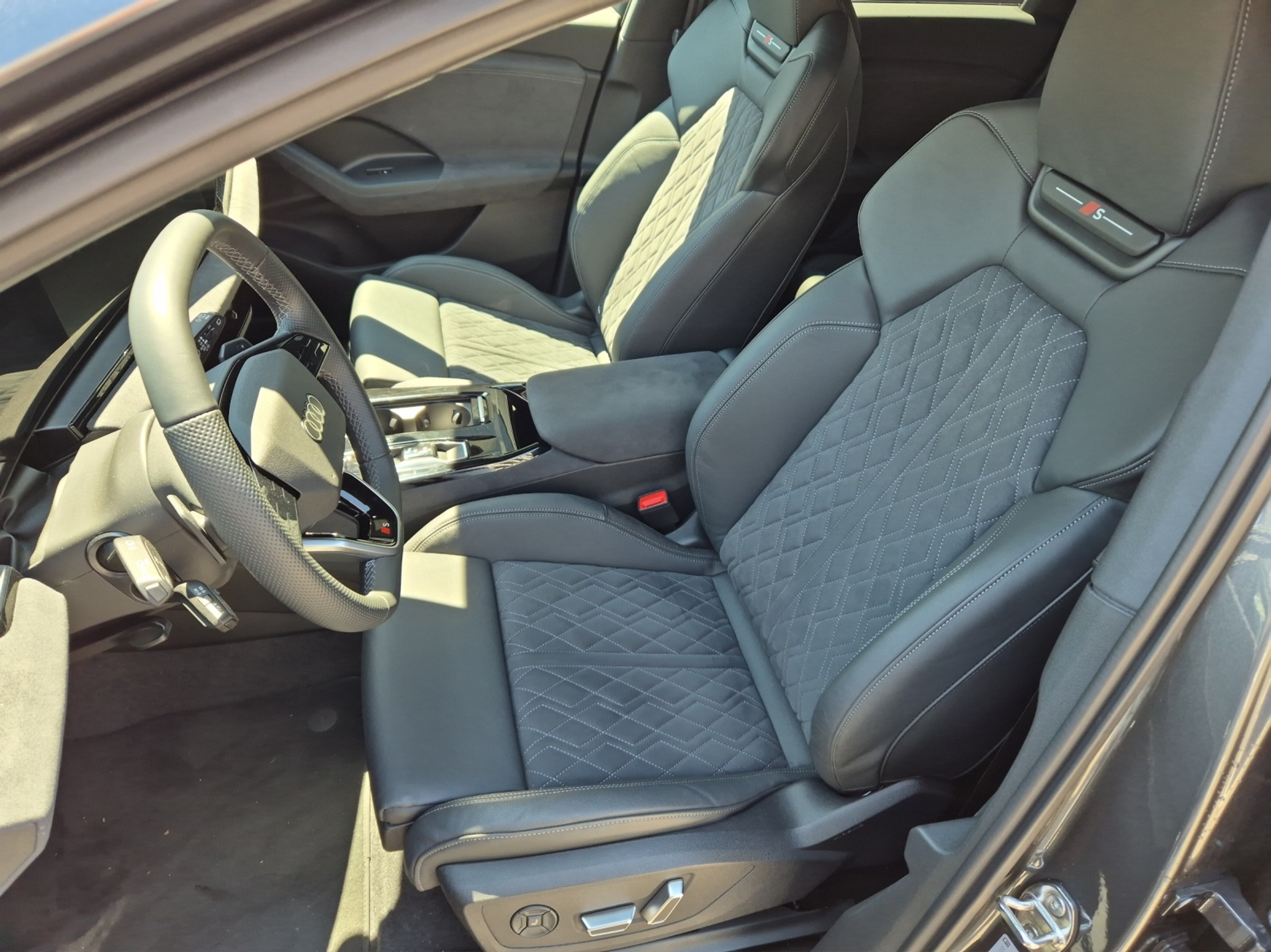 listing desktop thumbnail image 5