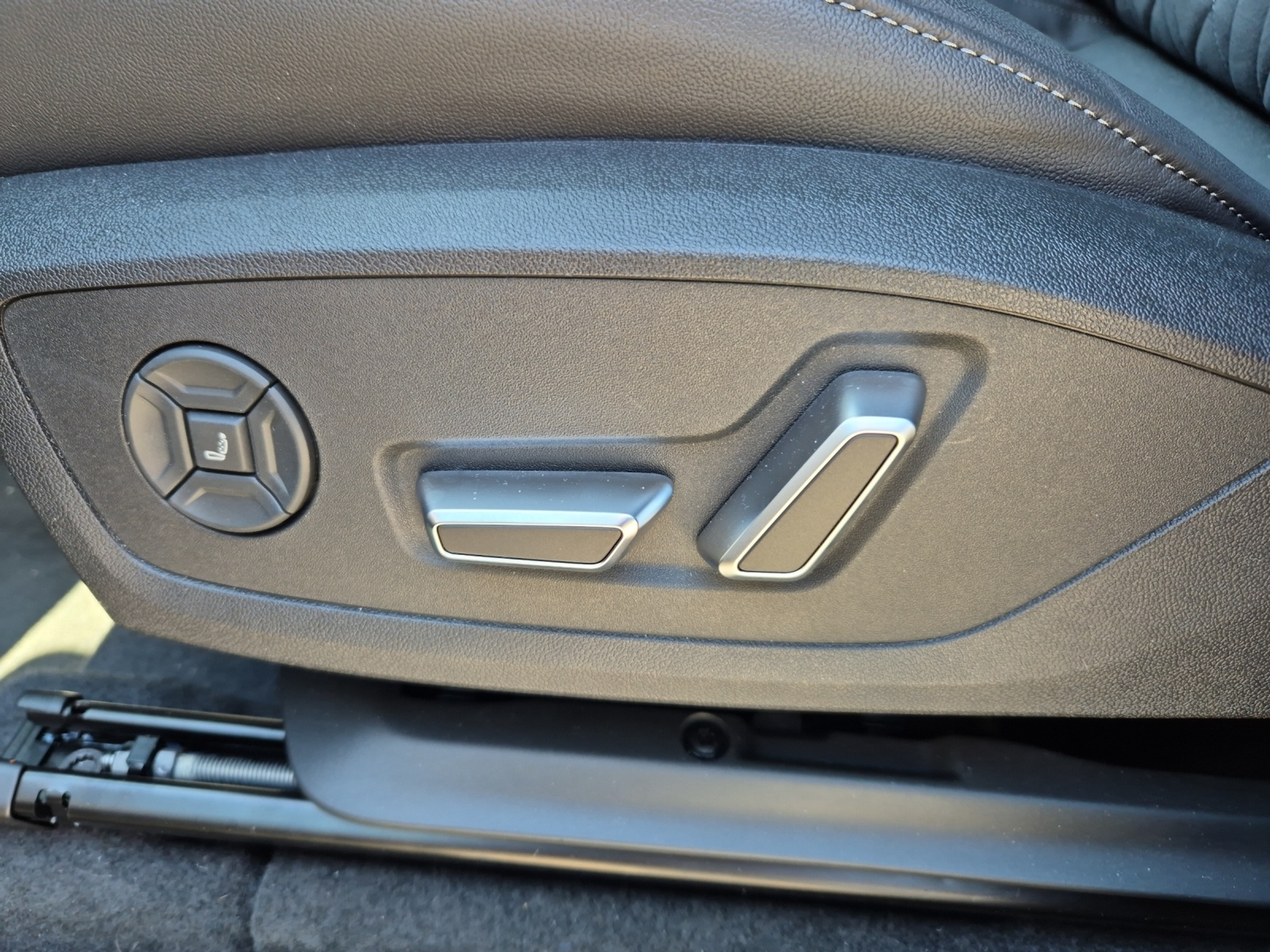 listing desktop thumbnail image 11