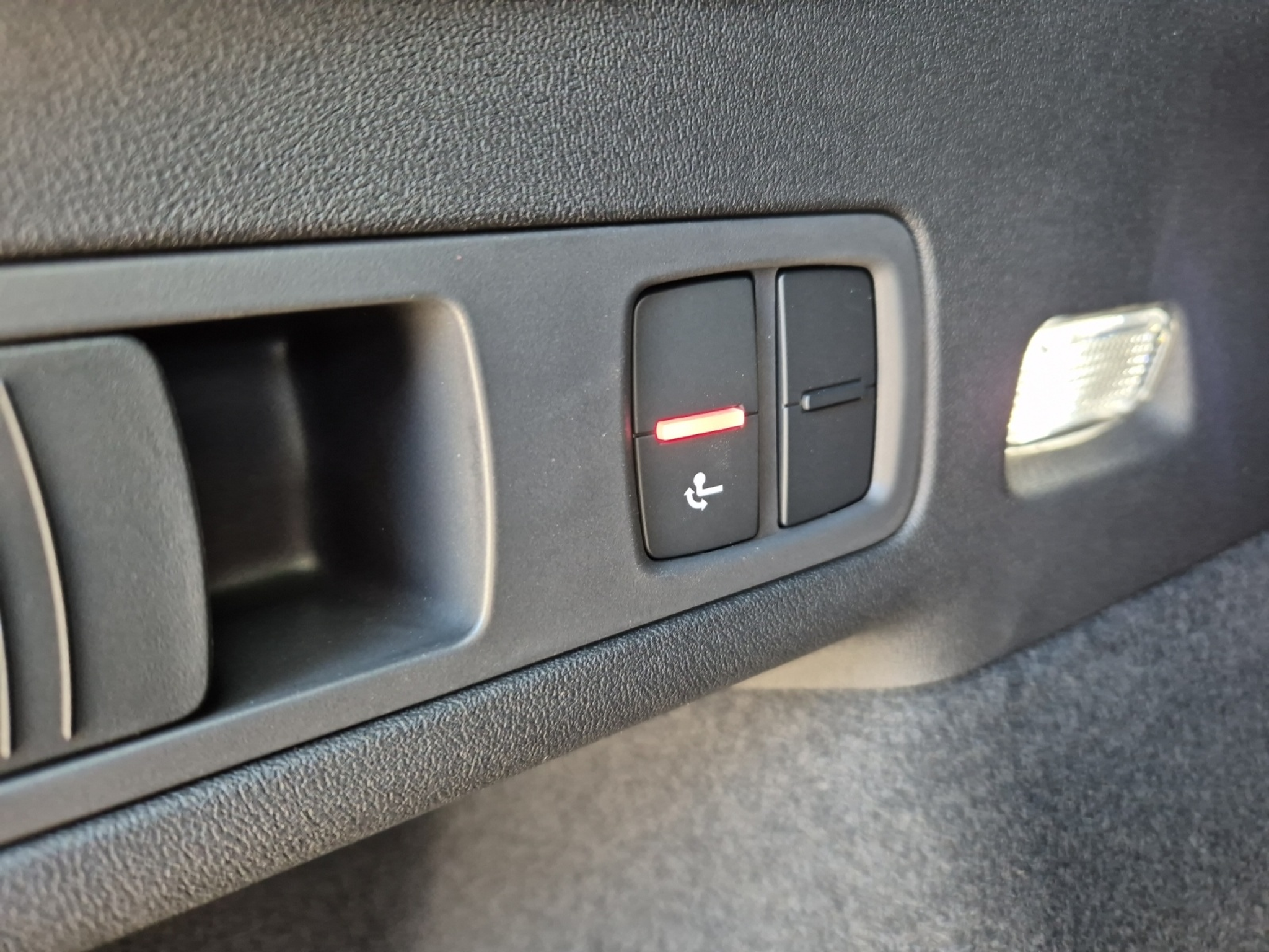 listing desktop thumbnail image 9