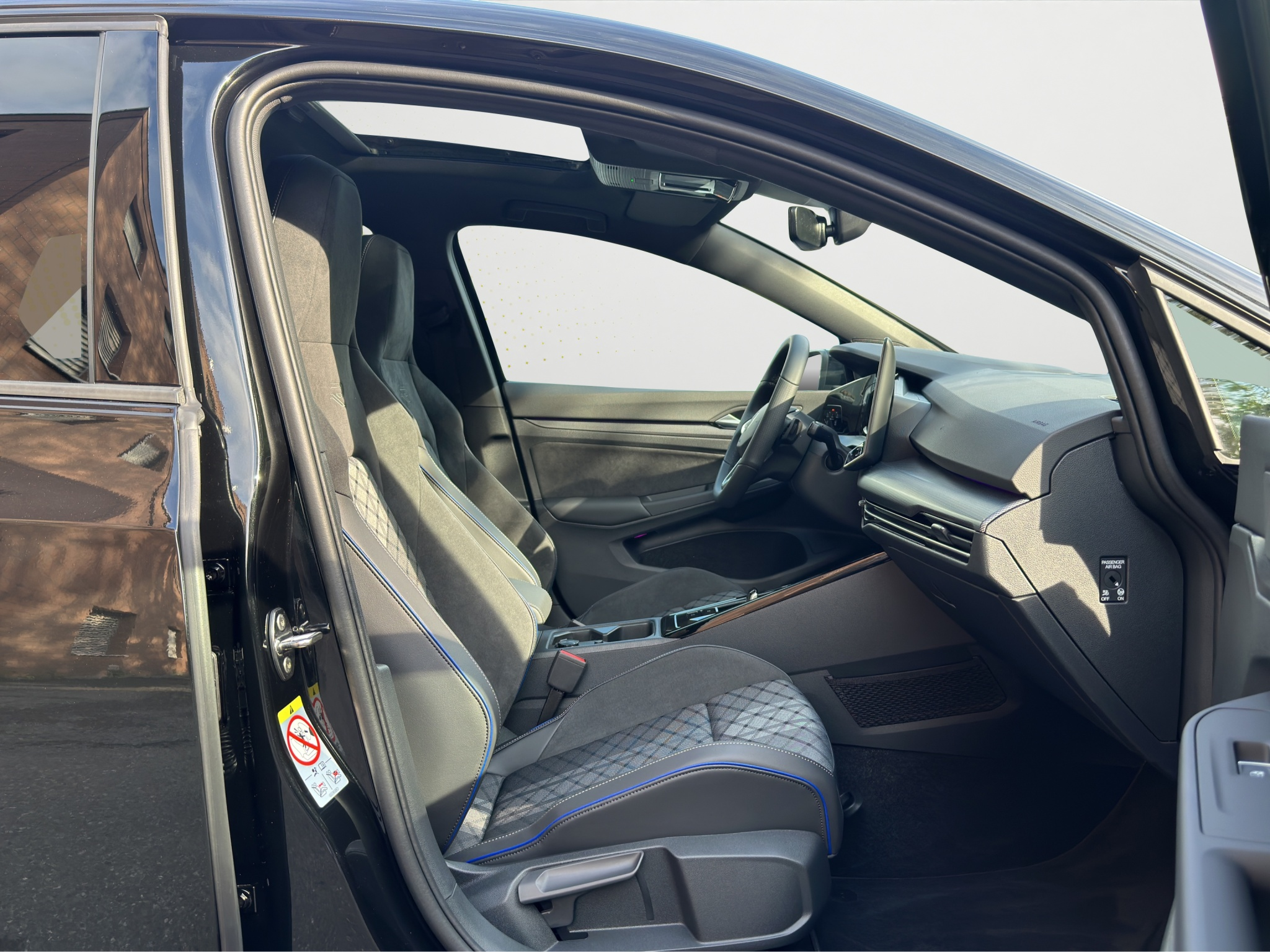 listing desktop thumbnail image 14