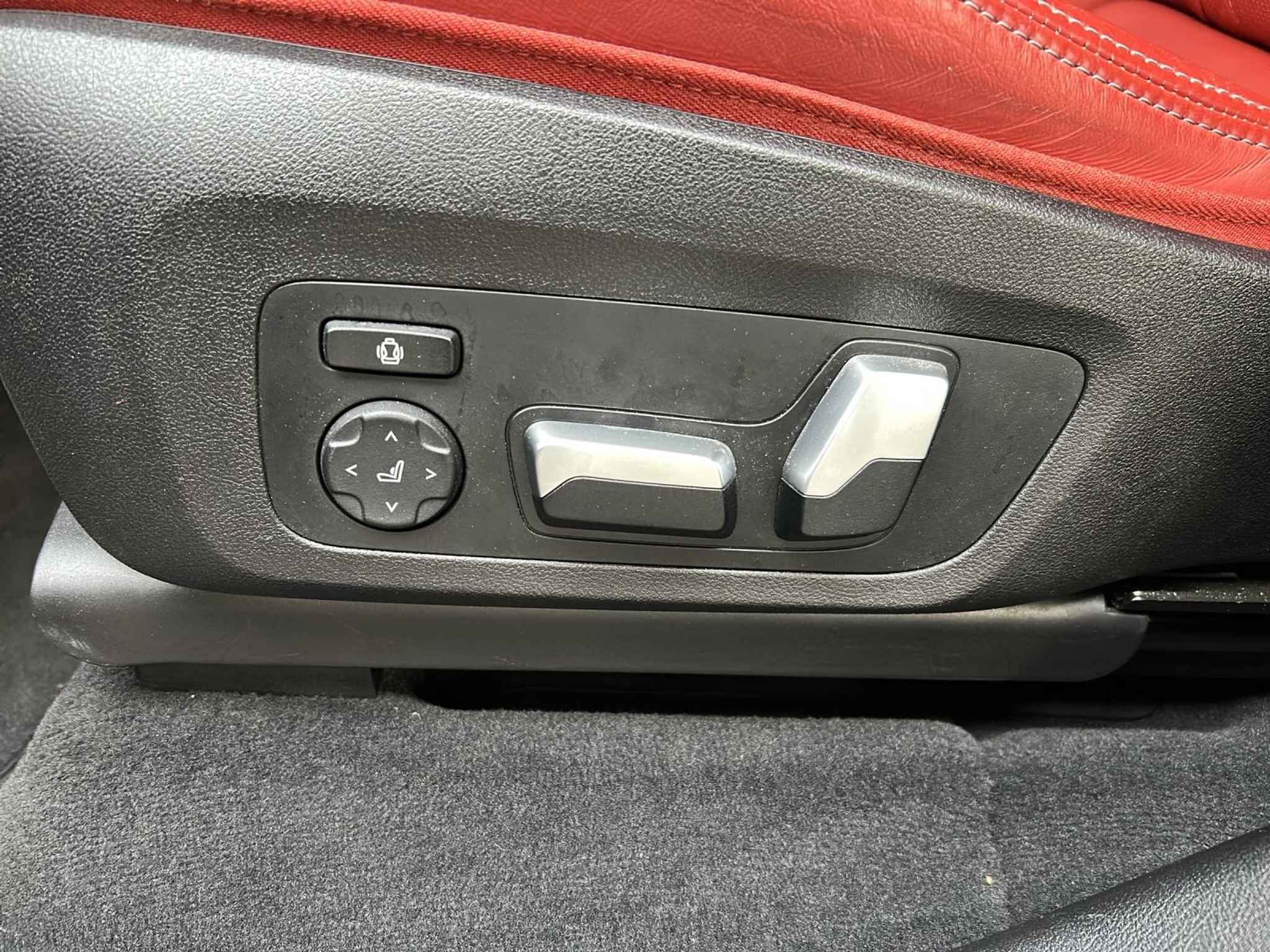 listing desktop thumbnail image 17