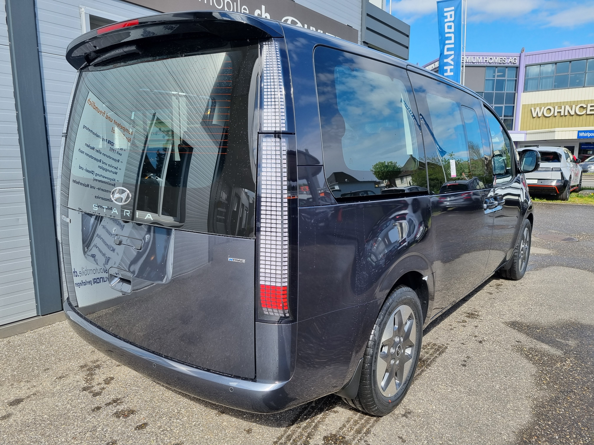 listing desktop thumbnail image 4