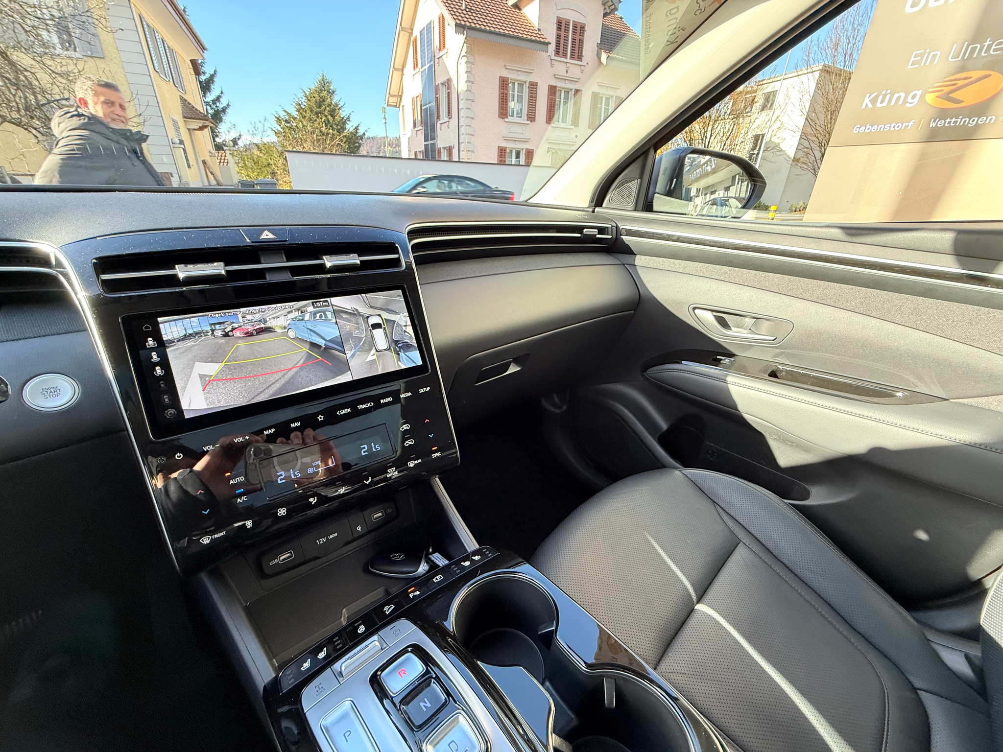 listing desktop thumbnail image 15