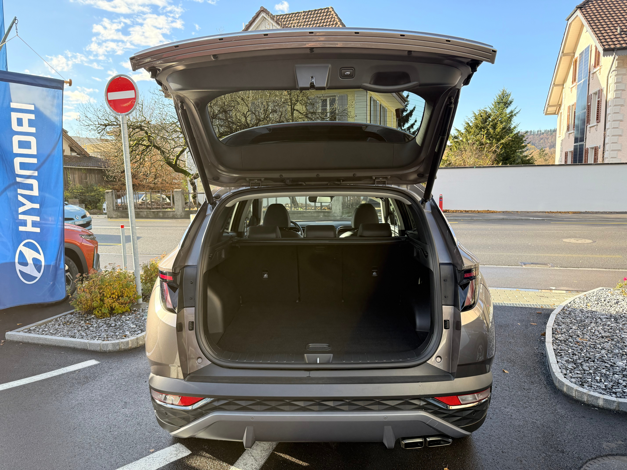 listing desktop thumbnail image 8