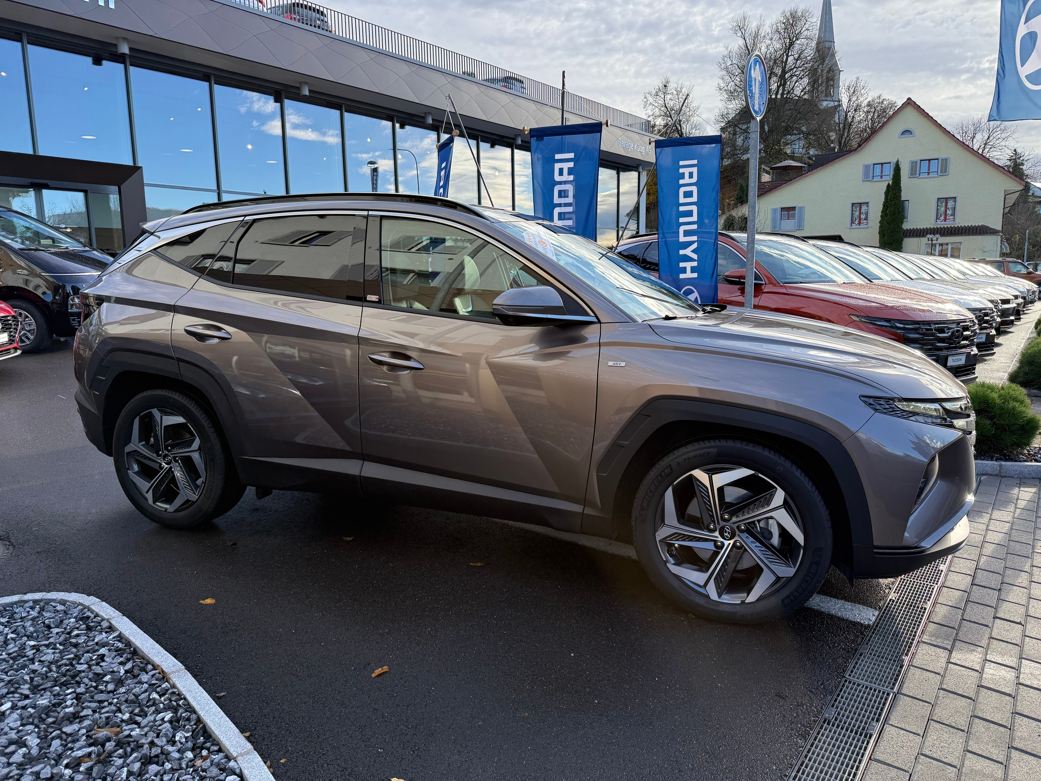 listing desktop thumbnail image 3