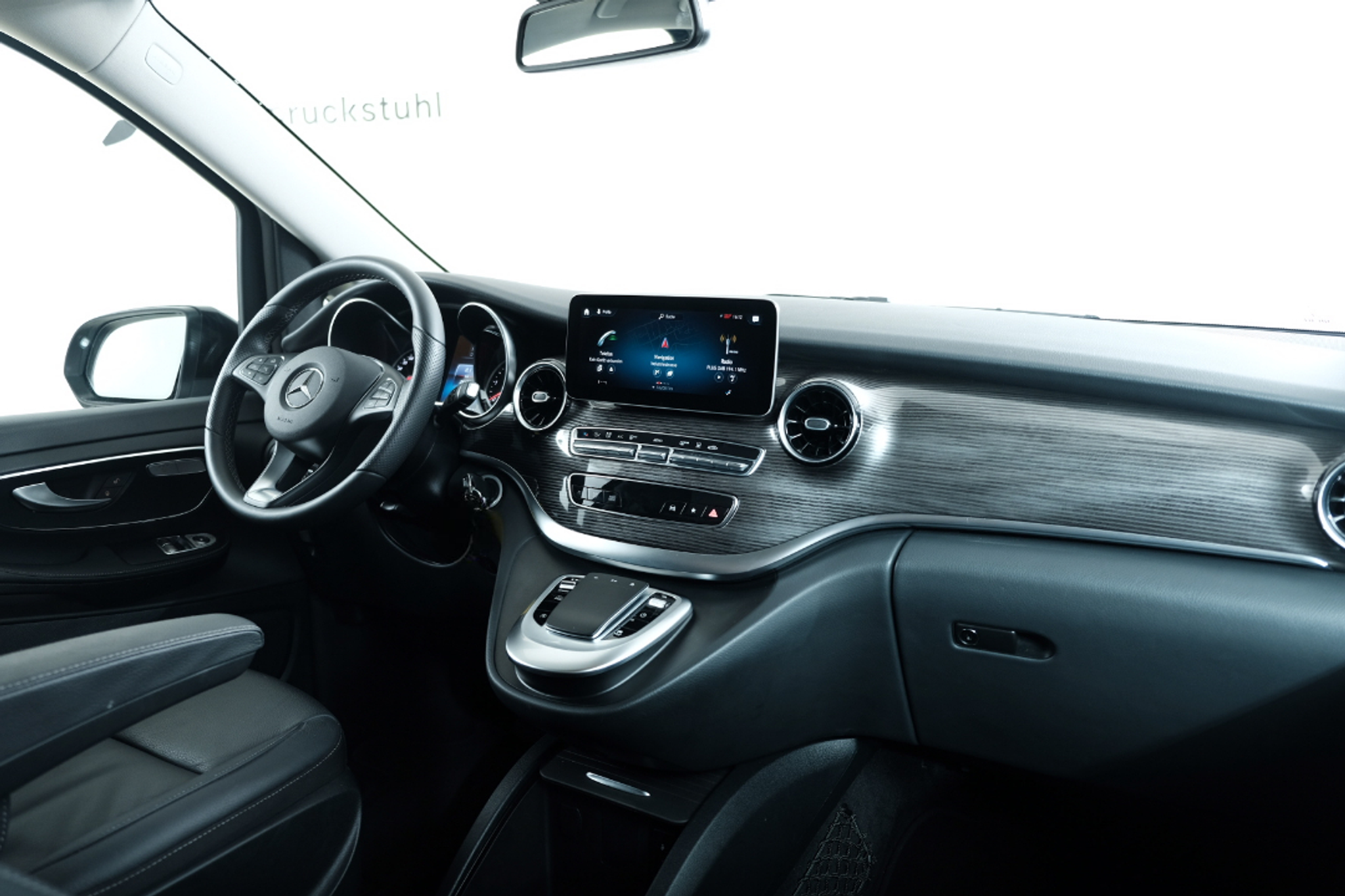 listing desktop thumbnail image 11