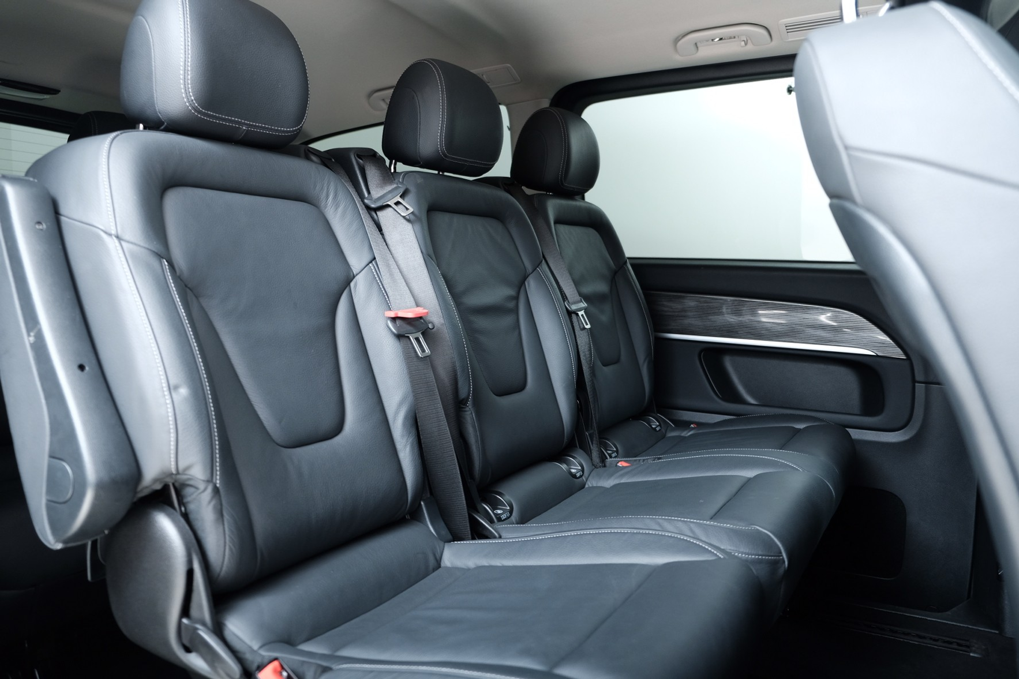 listing desktop thumbnail image 9