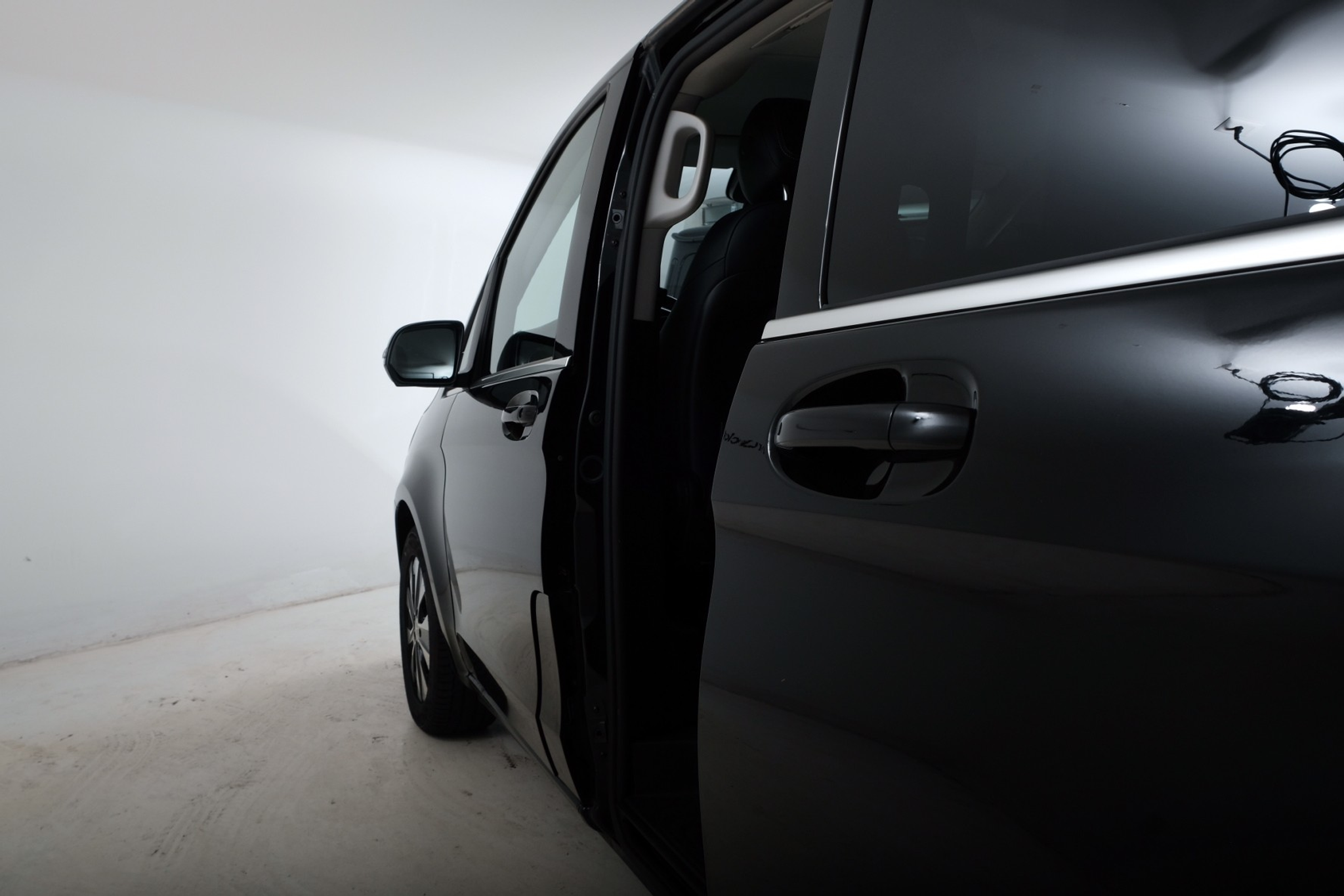 listing desktop thumbnail image 6