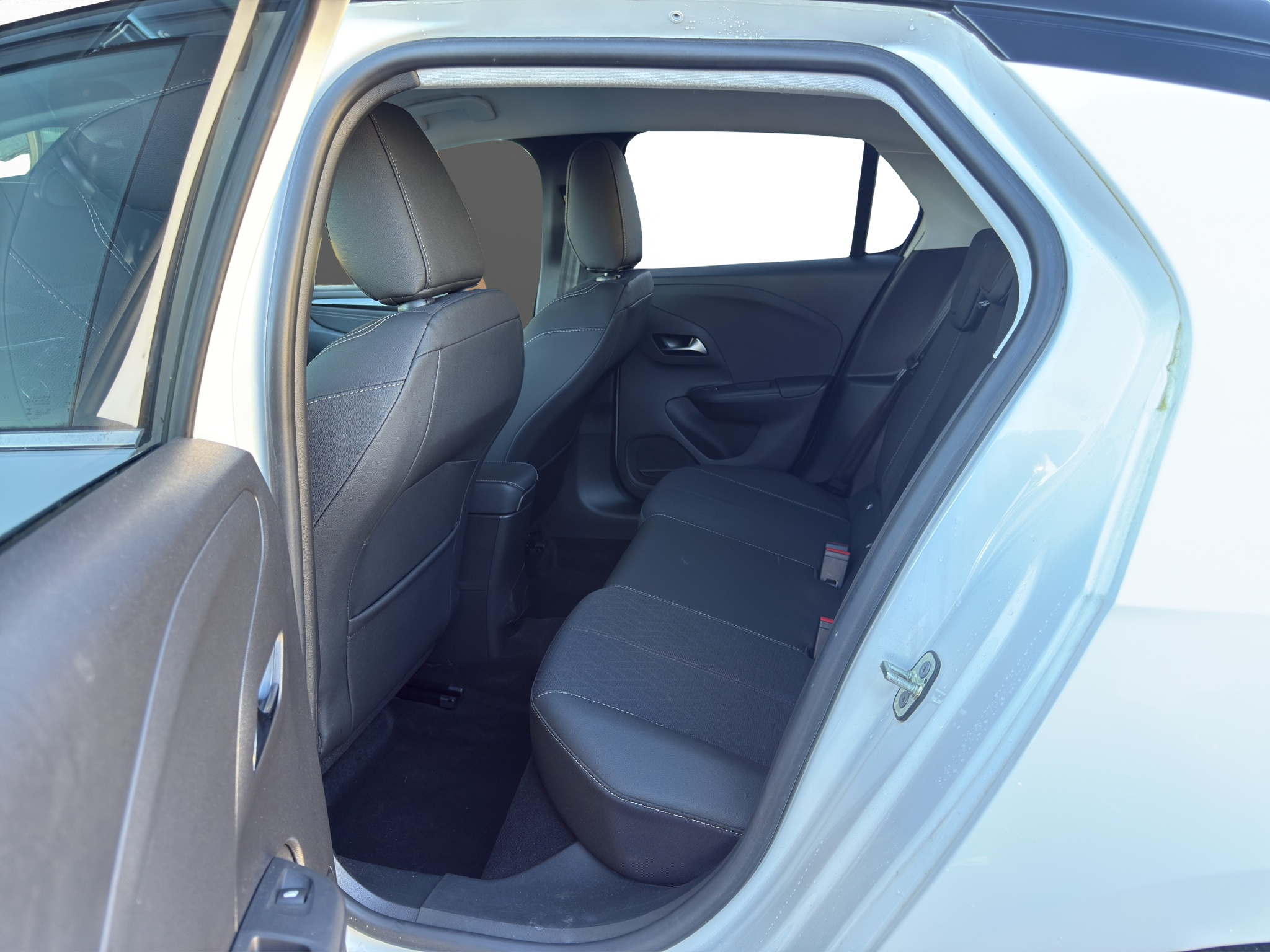 listing desktop thumbnail image 12