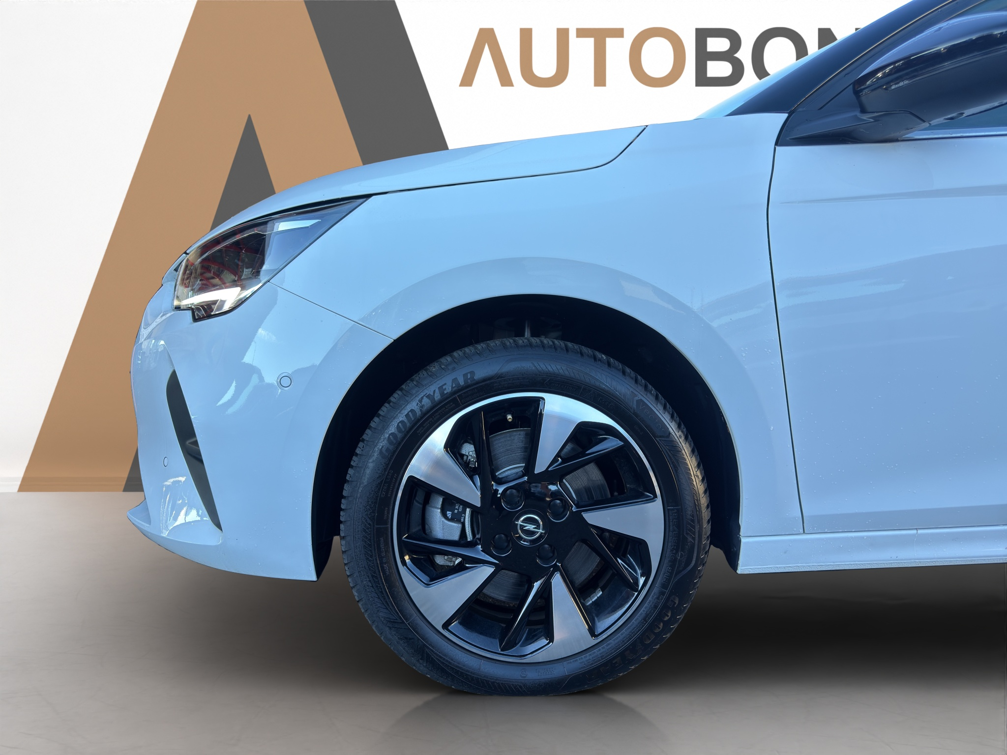 listing desktop thumbnail image 18