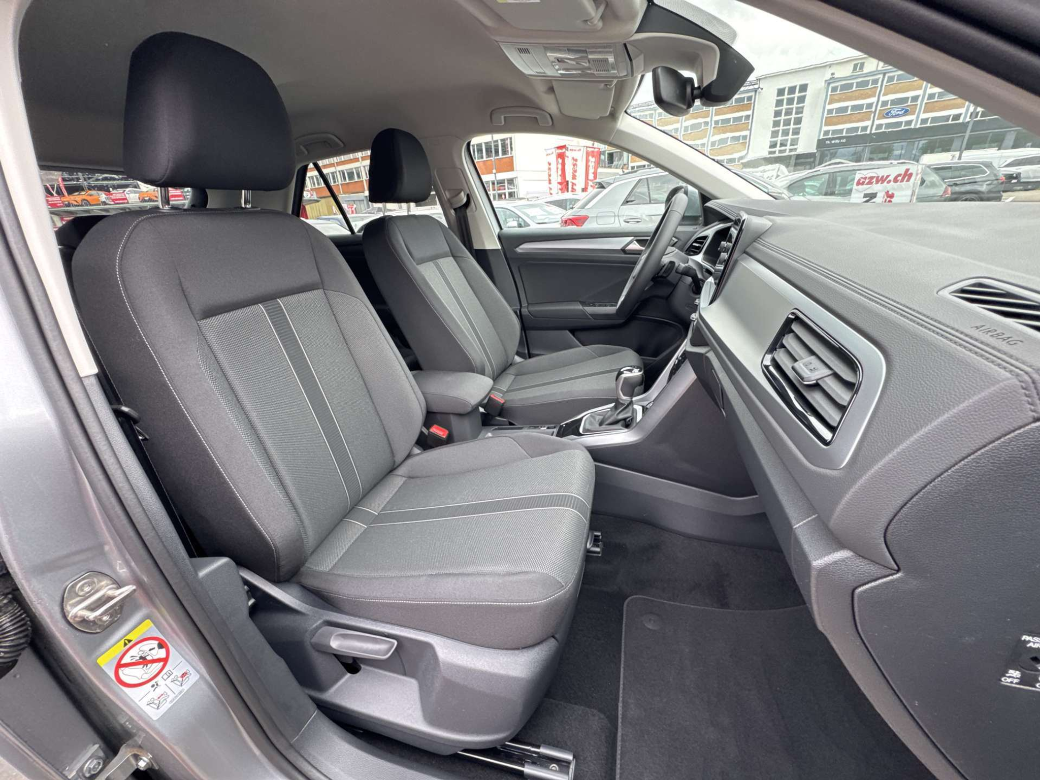 listing desktop thumbnail image 12