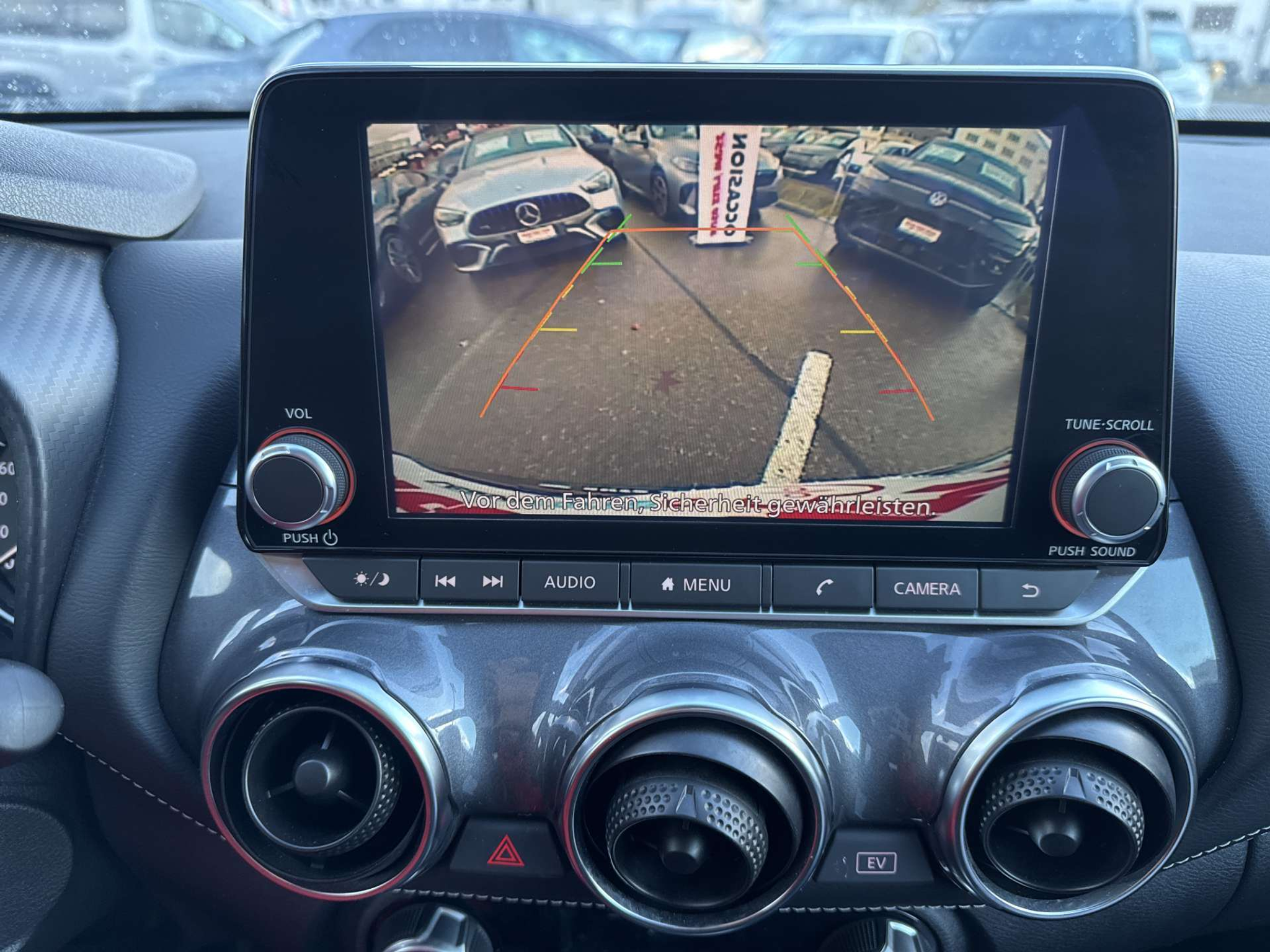 listing desktop thumbnail image 9