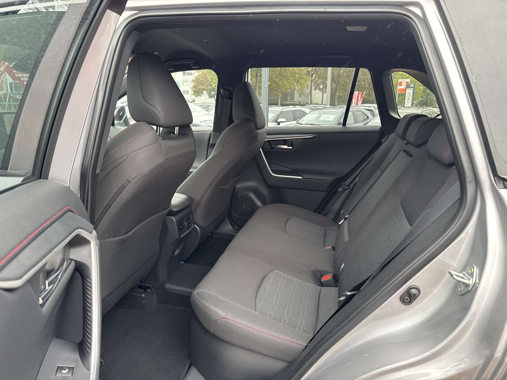 listing desktop thumbnail image 6