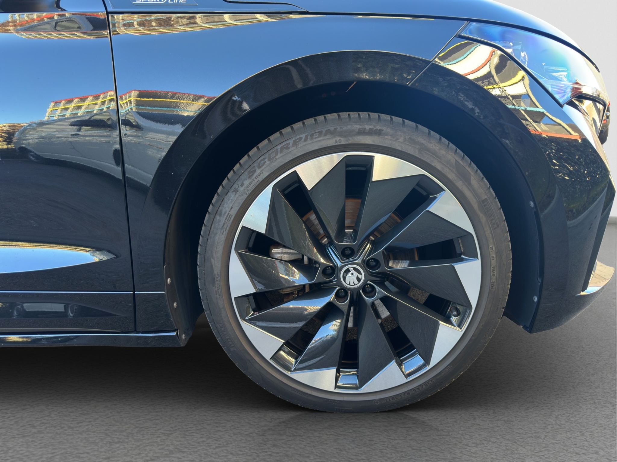 listing desktop thumbnail image 4