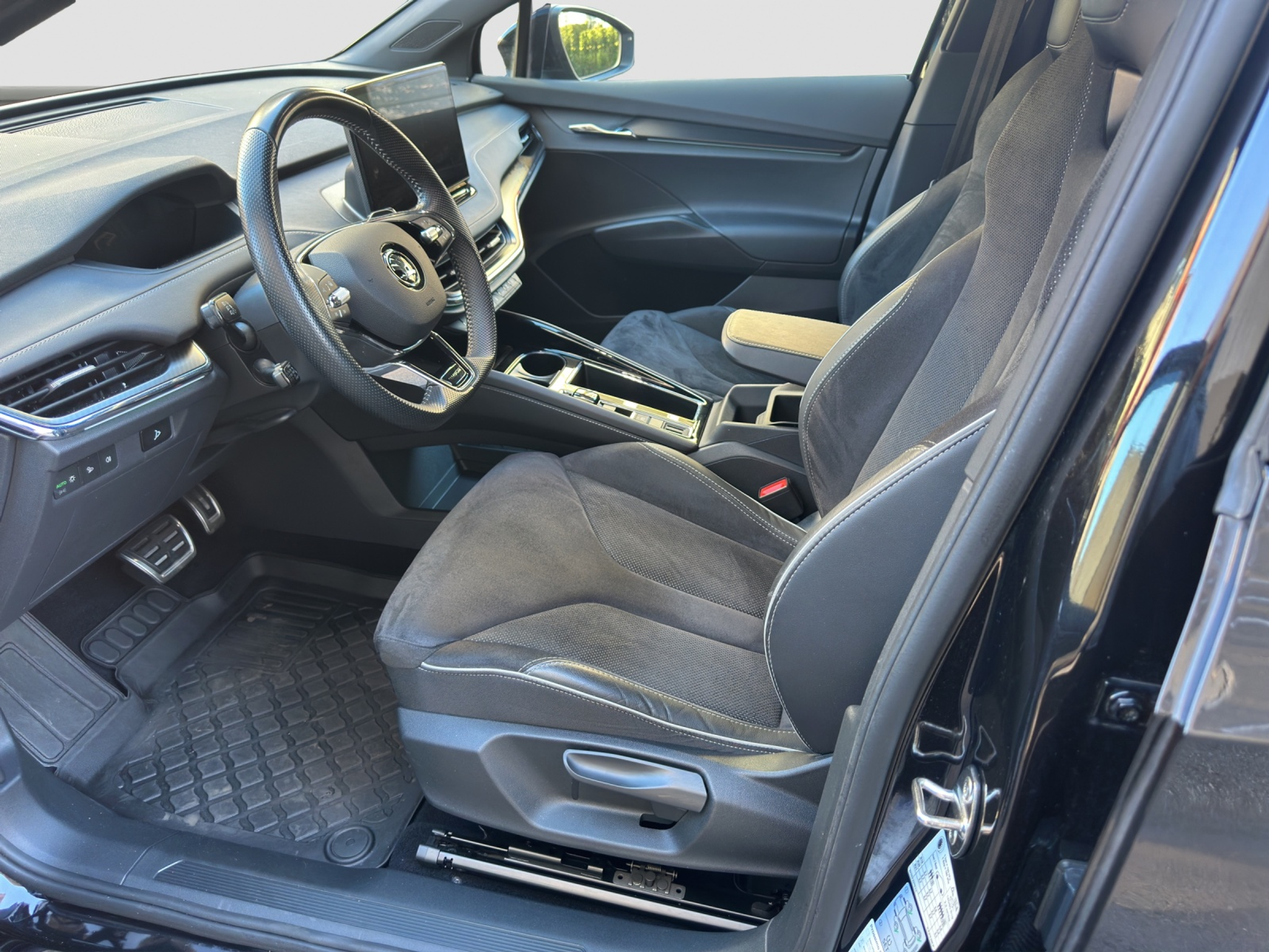 listing desktop thumbnail image 7