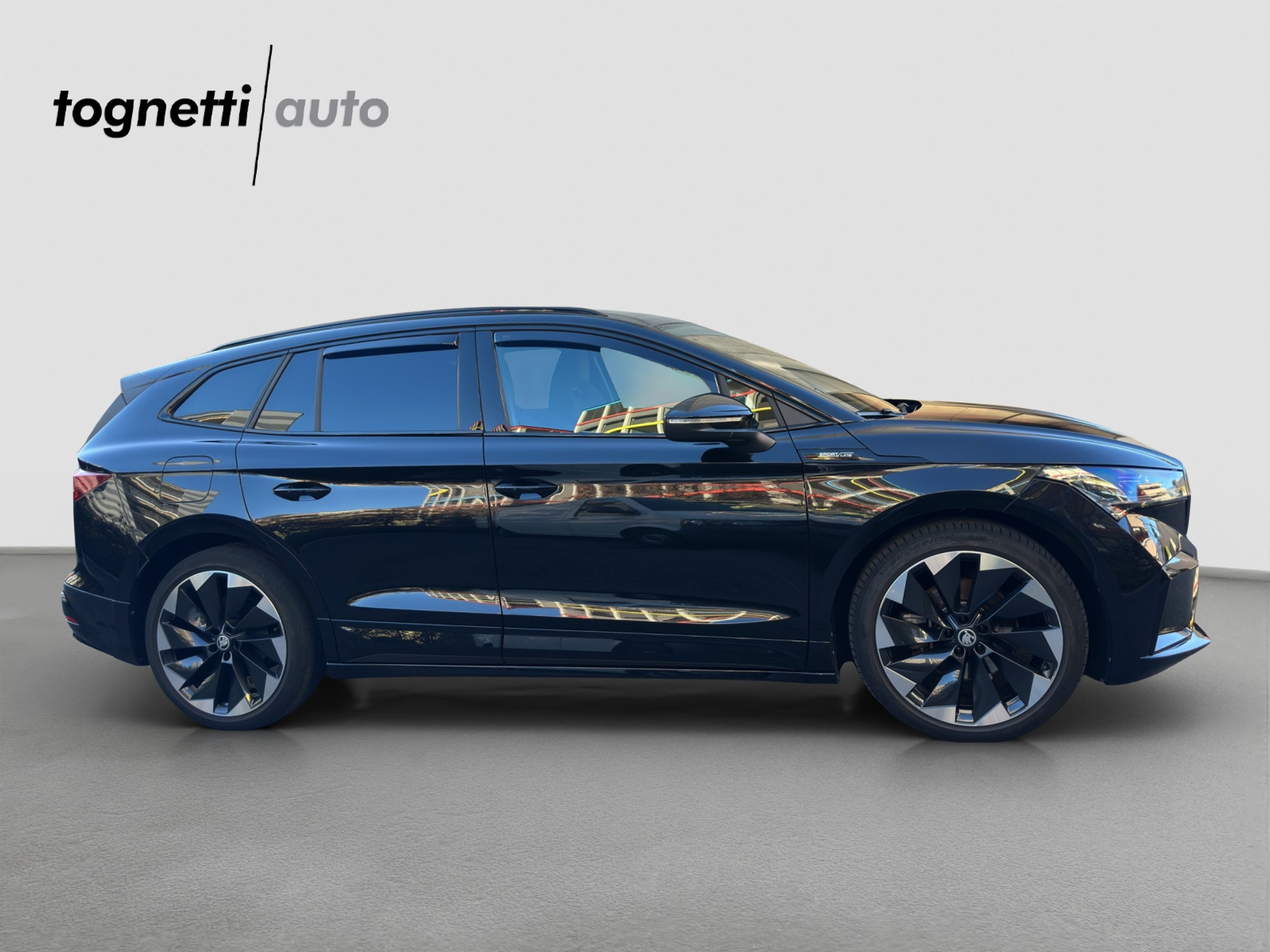 listing desktop thumbnail image 2