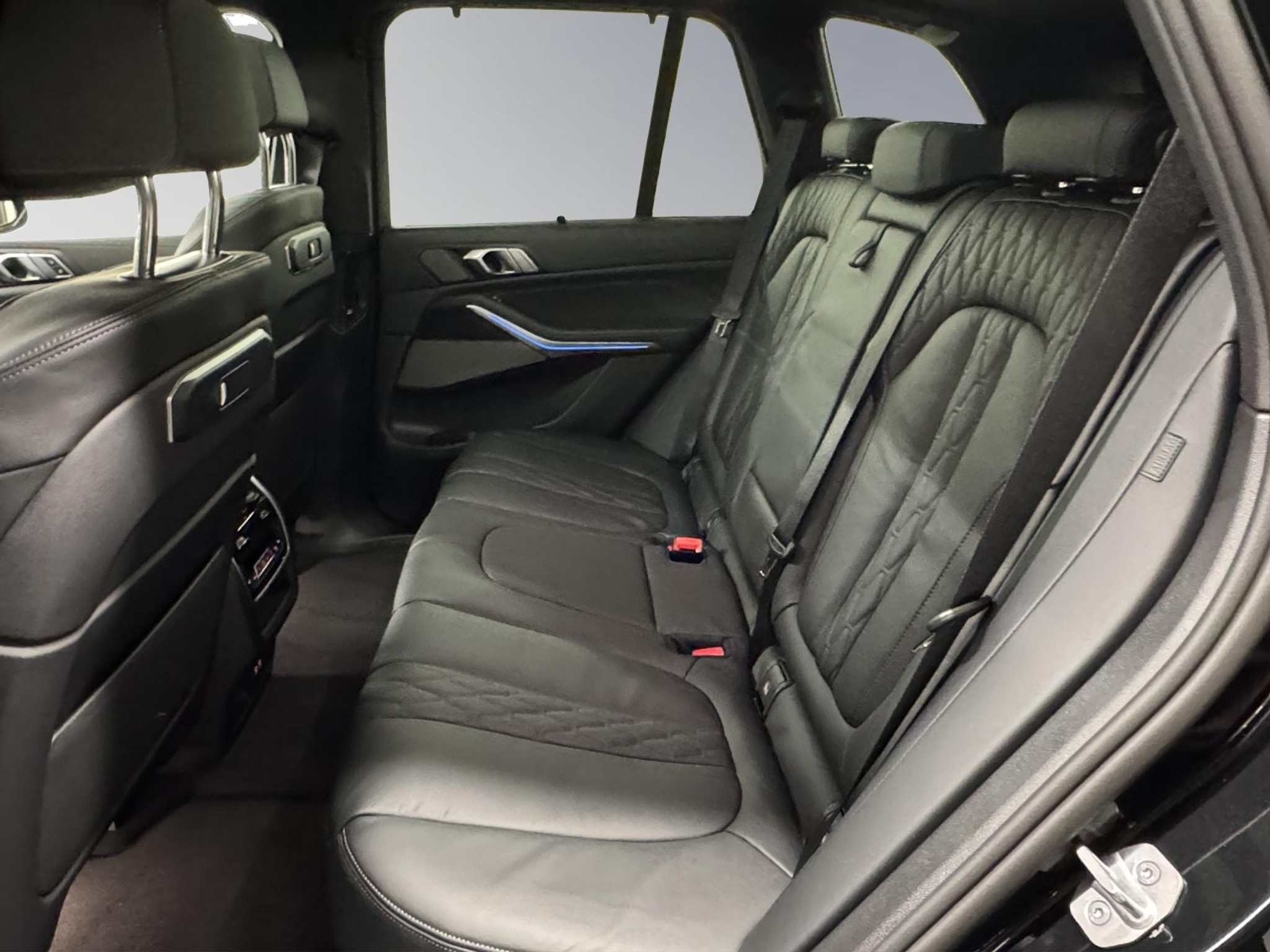 listing desktop thumbnail image 11