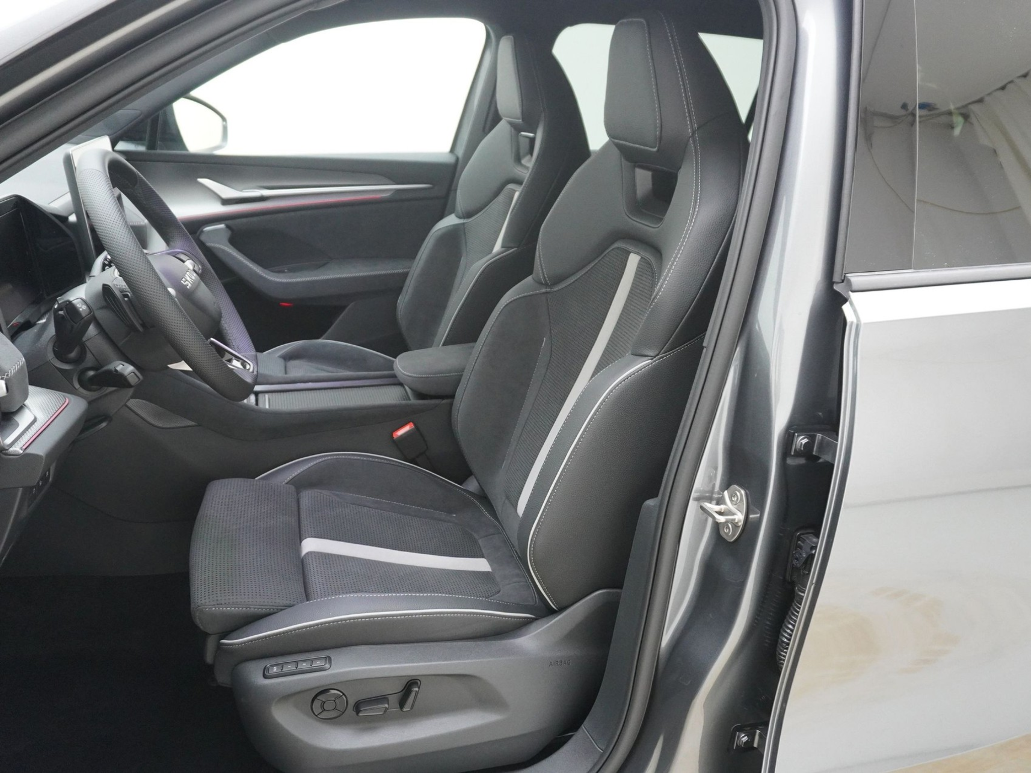 listing desktop thumbnail image 12