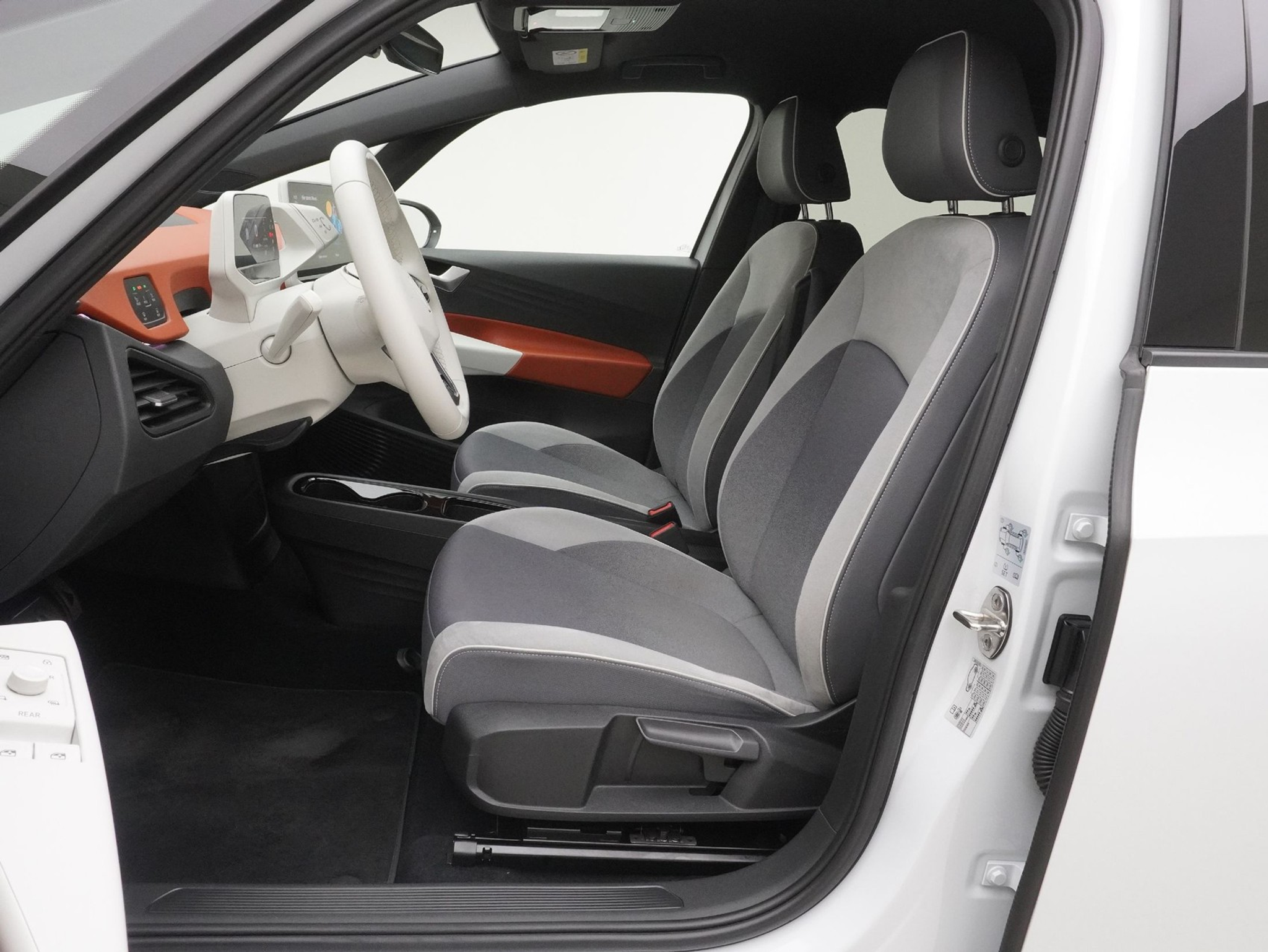 listing desktop thumbnail image 7