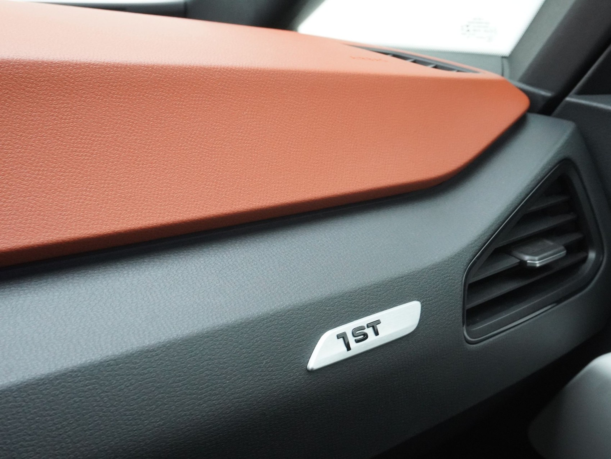 listing desktop thumbnail image 13