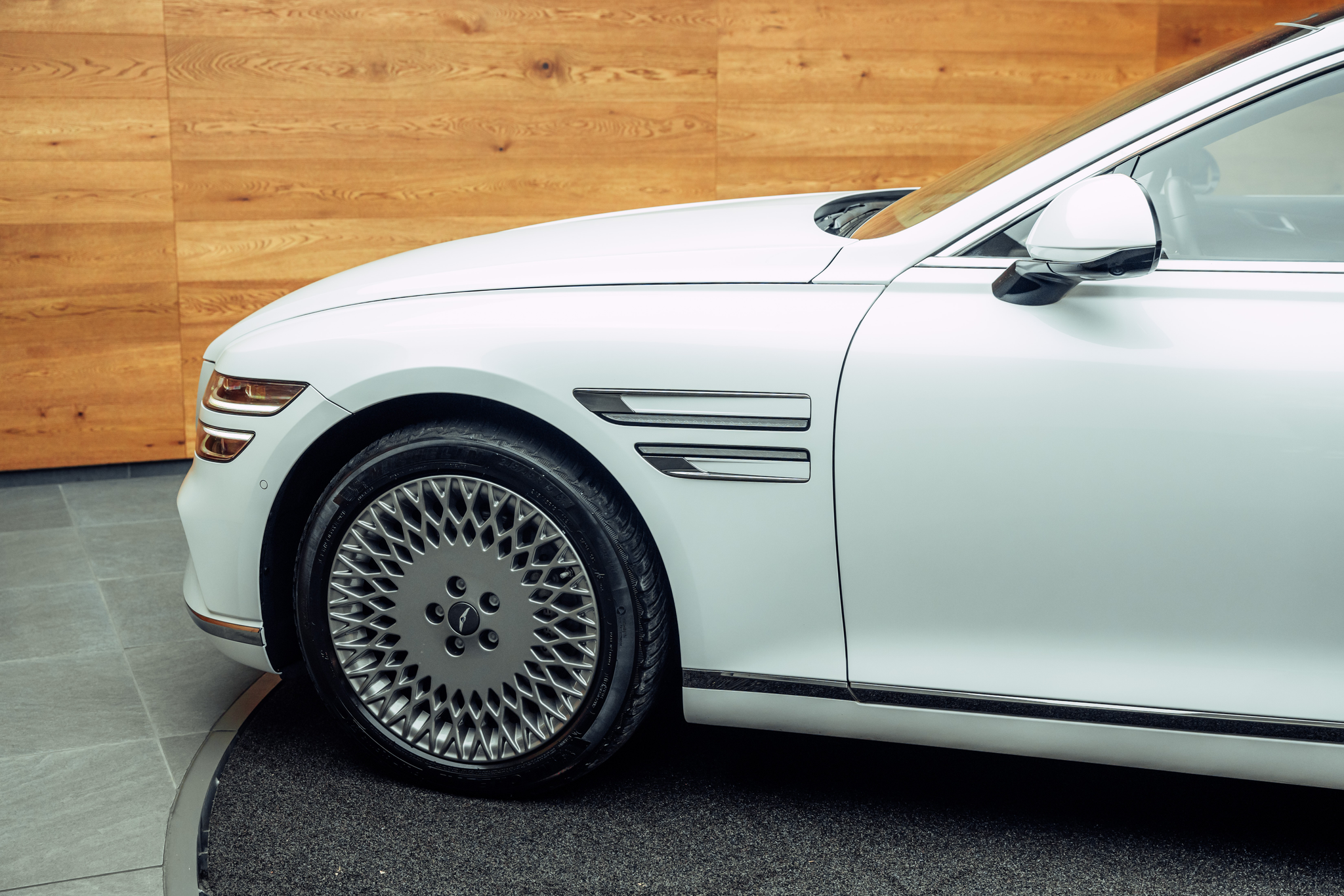 listing desktop thumbnail image 17