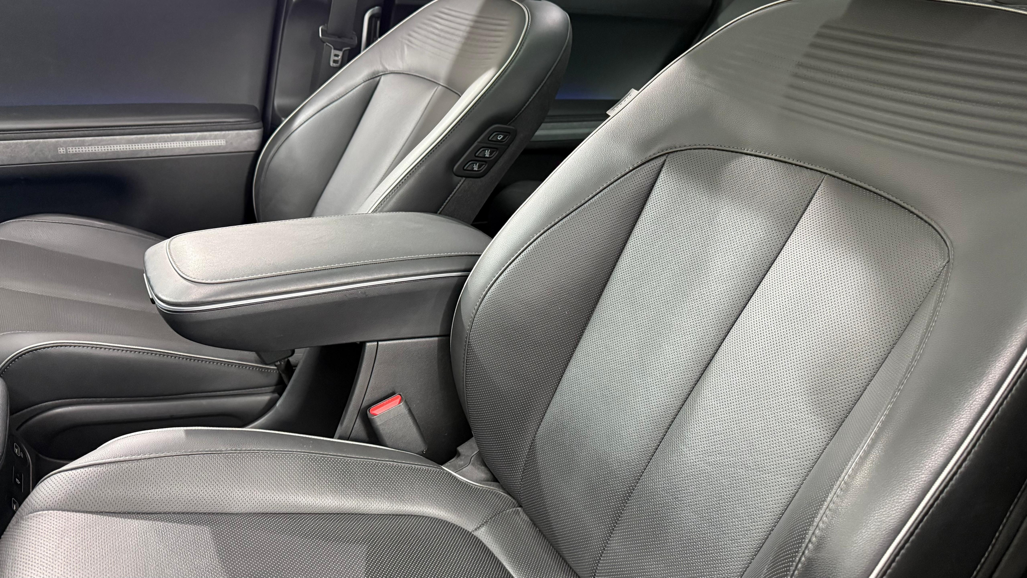 listing desktop thumbnail image 11