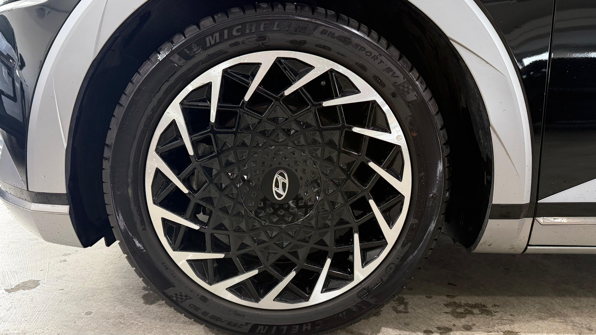 listing desktop thumbnail image 7