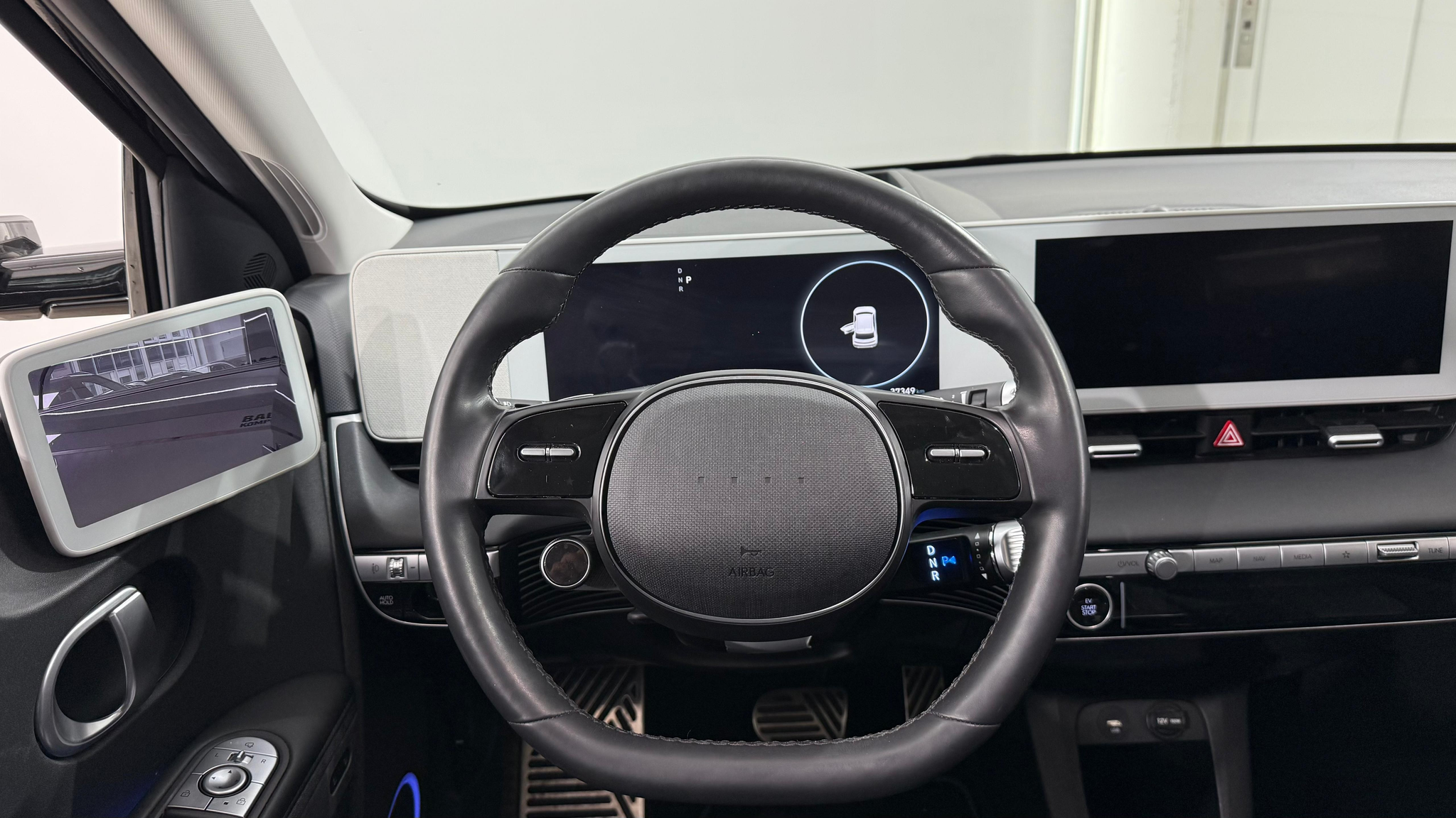 listing desktop thumbnail image 12