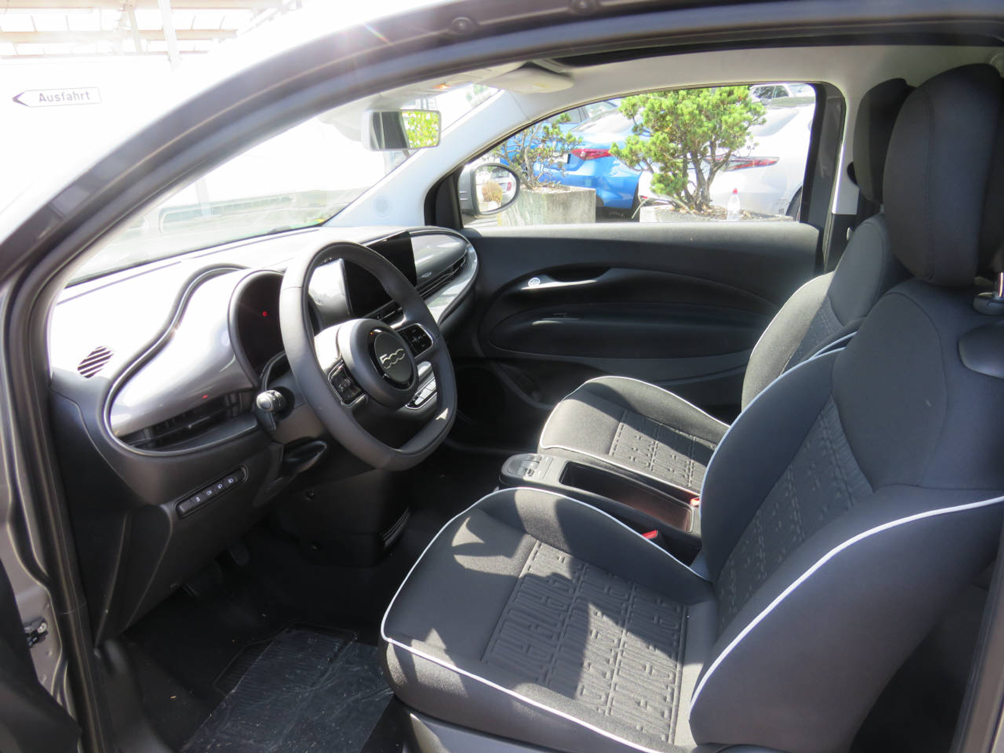 listing desktop thumbnail image 9