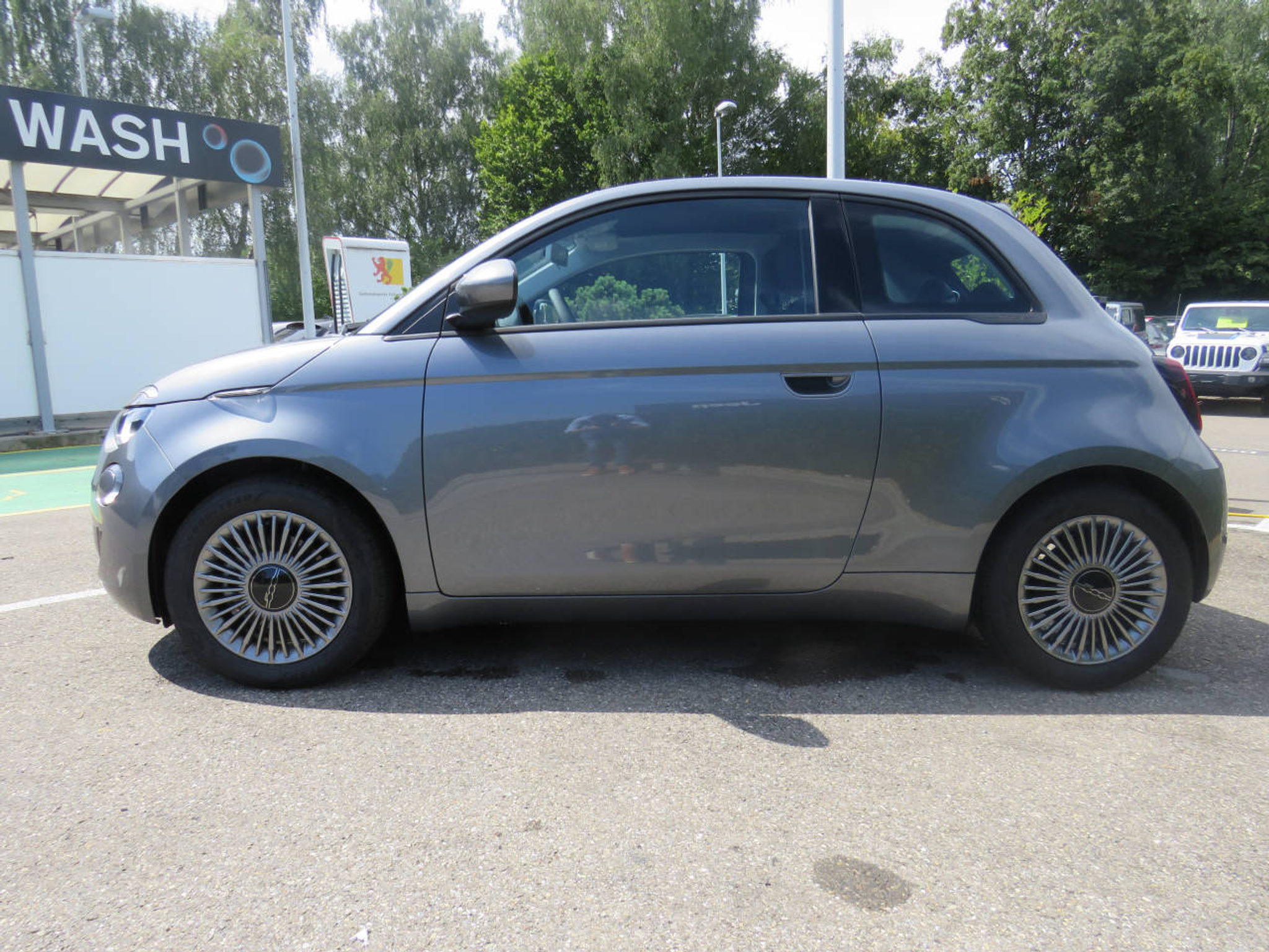 listing desktop thumbnail image 5