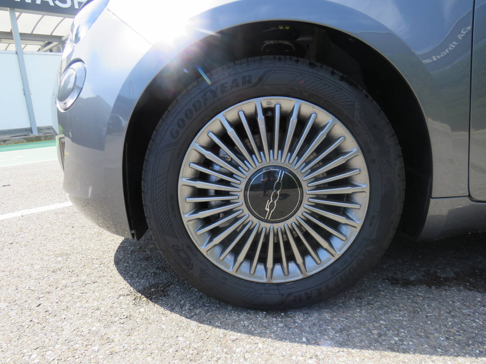 listing desktop thumbnail image 8