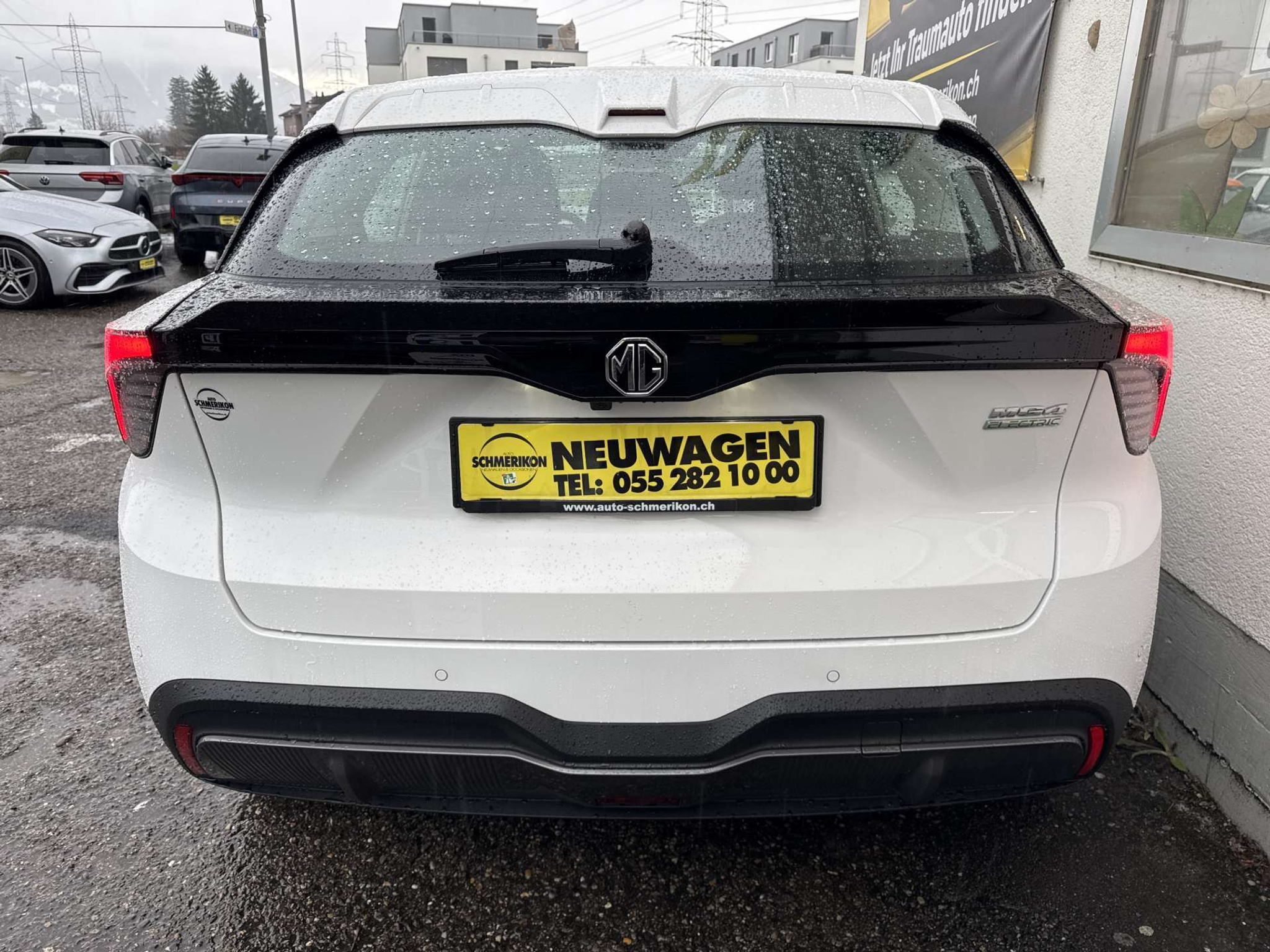 listing desktop thumbnail image 3