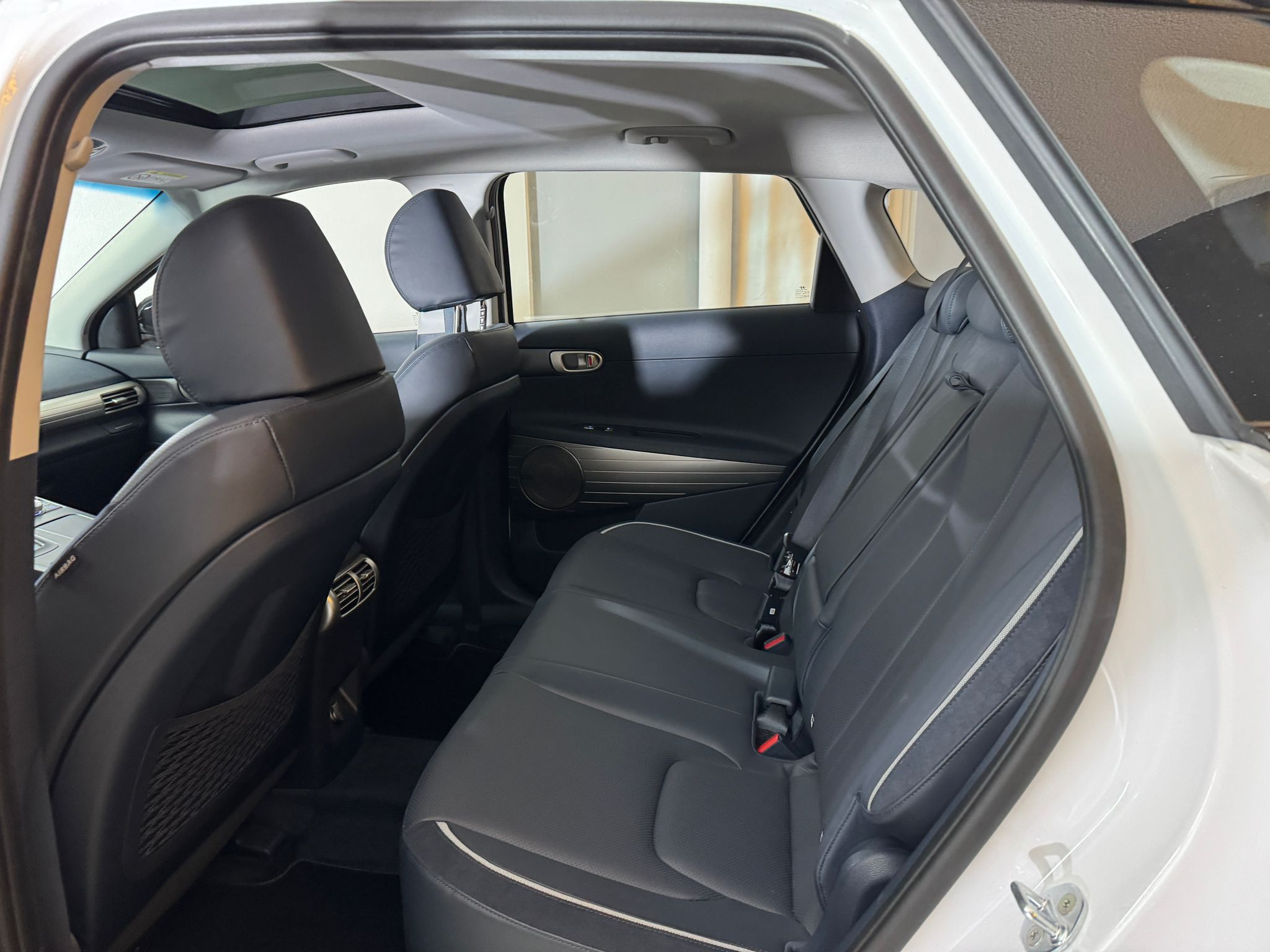 listing desktop thumbnail image 8