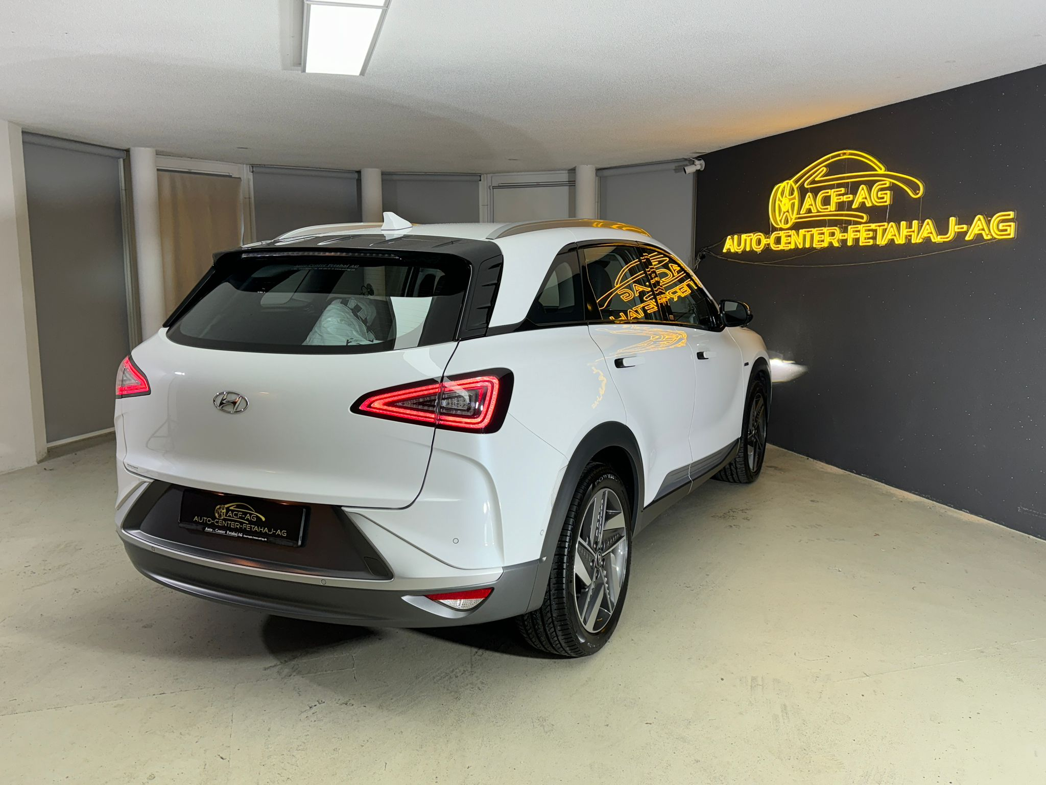 listing desktop thumbnail image 3