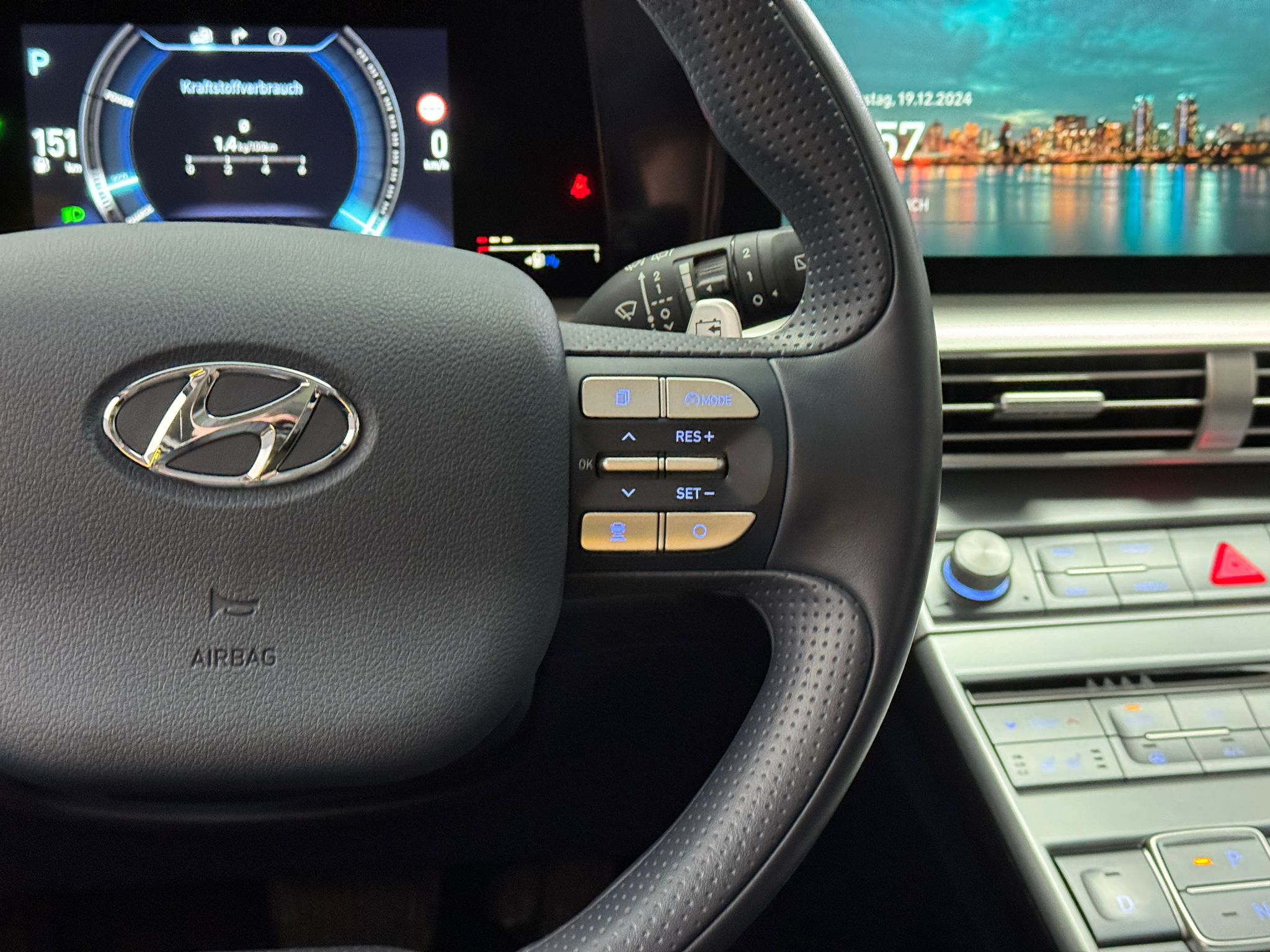 listing desktop thumbnail image 15