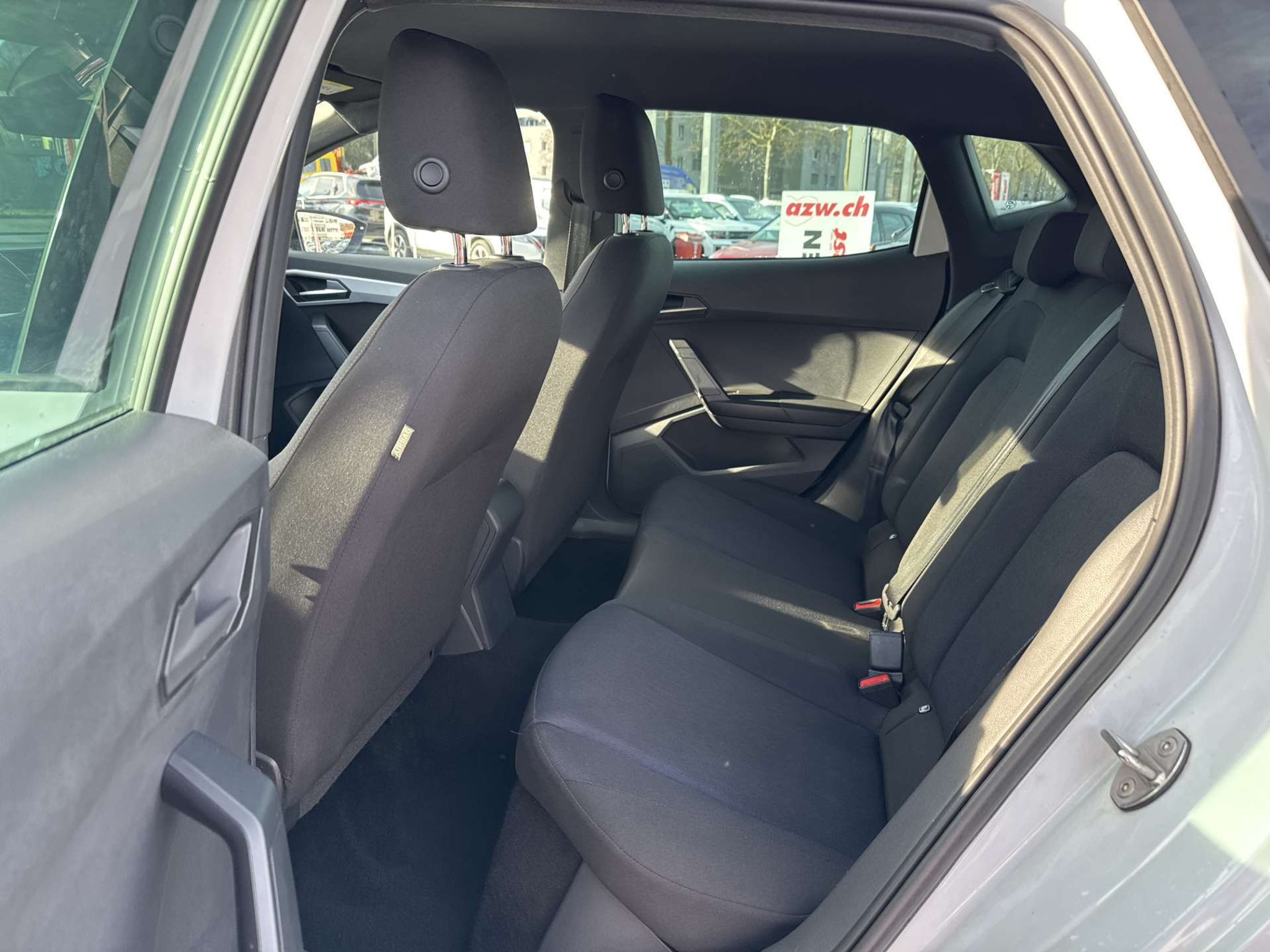 listing desktop thumbnail image 6