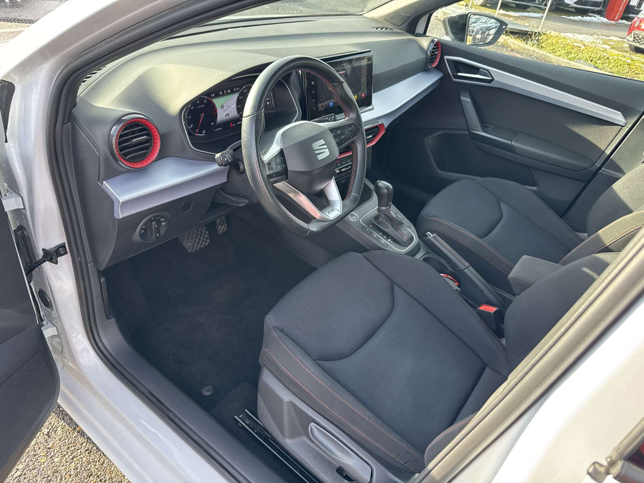 listing desktop thumbnail image 5