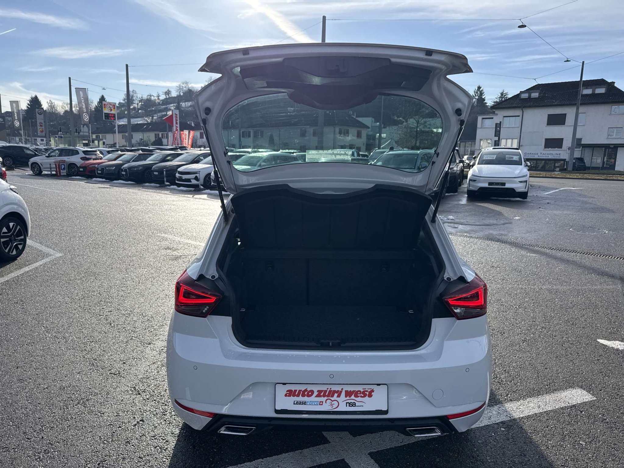 listing desktop thumbnail image 7