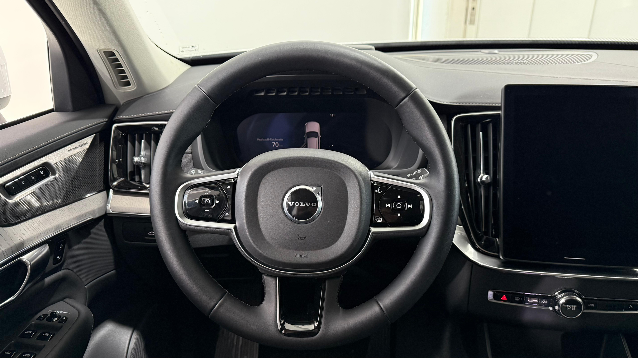 listing desktop thumbnail image 12