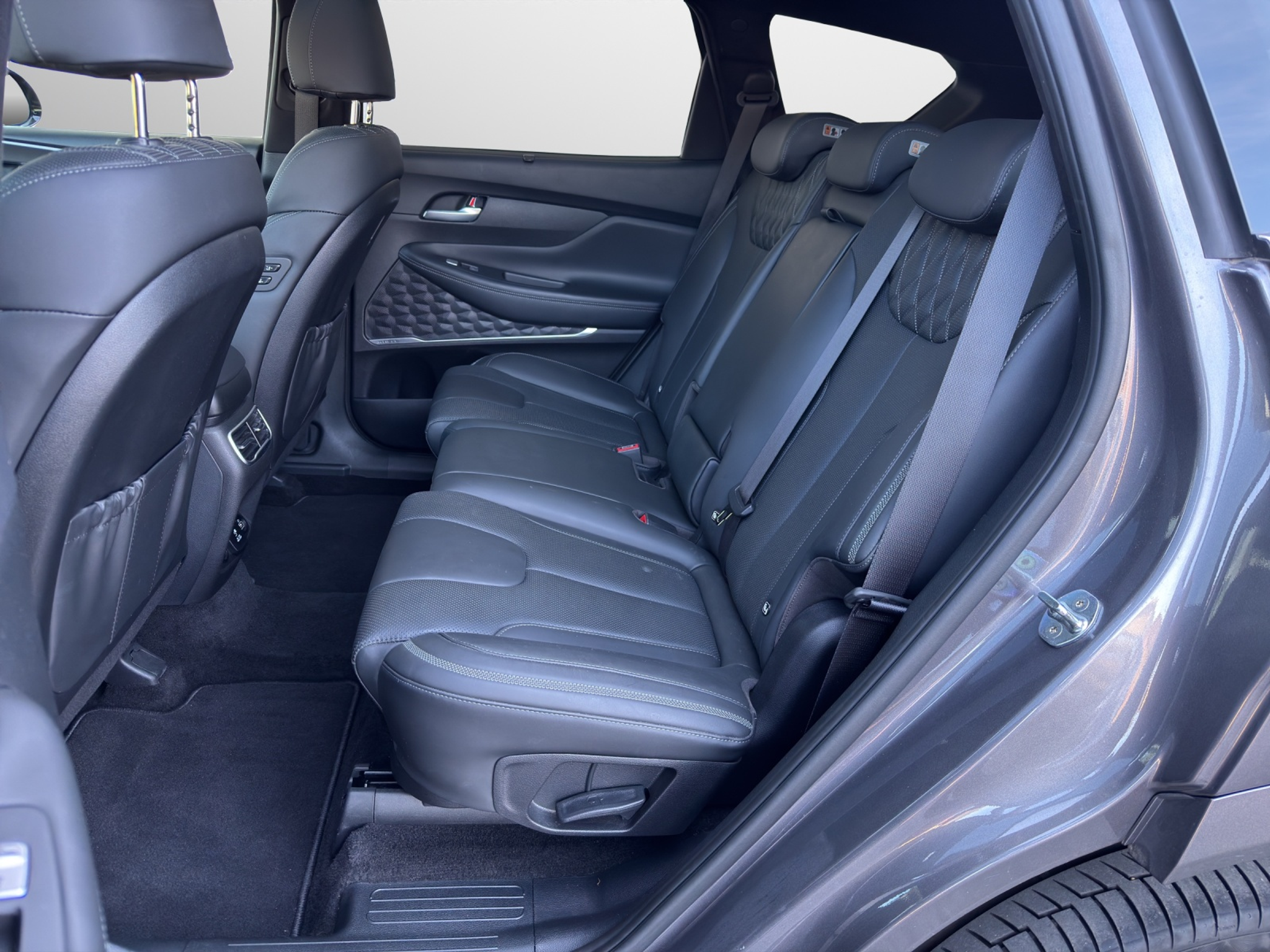 listing desktop thumbnail image 7