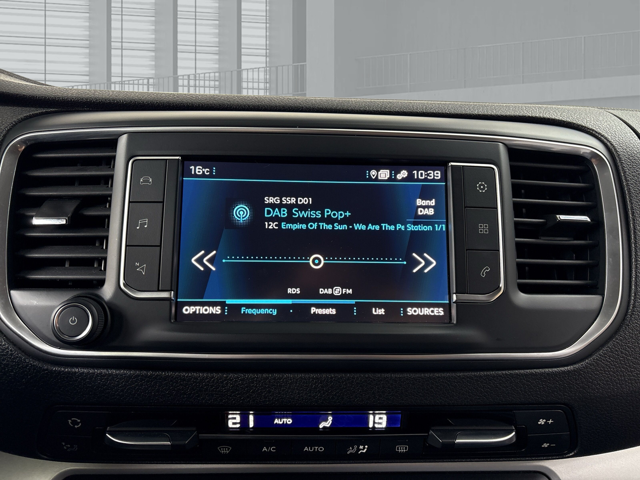 listing desktop thumbnail image 14