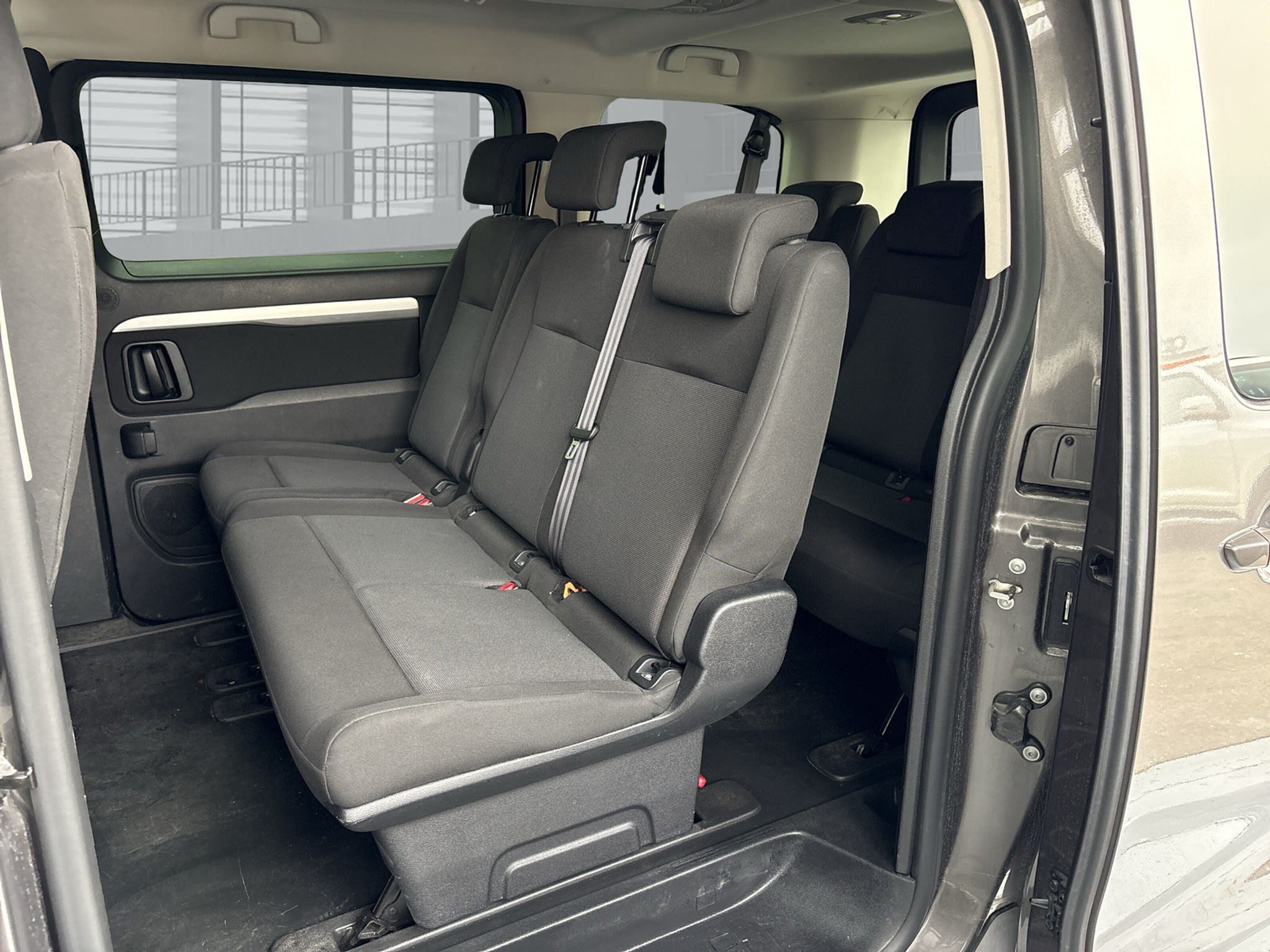 listing desktop thumbnail image 11