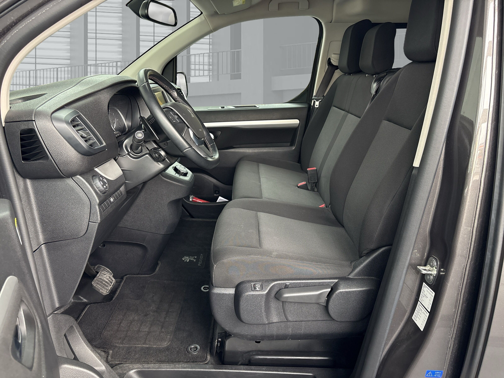 listing desktop thumbnail image 9