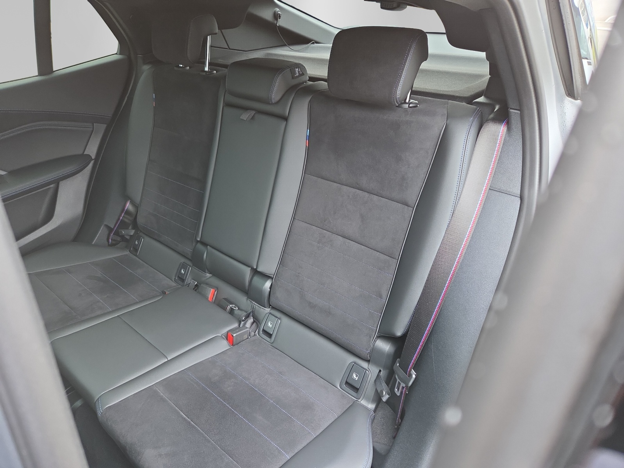 listing desktop thumbnail image 9