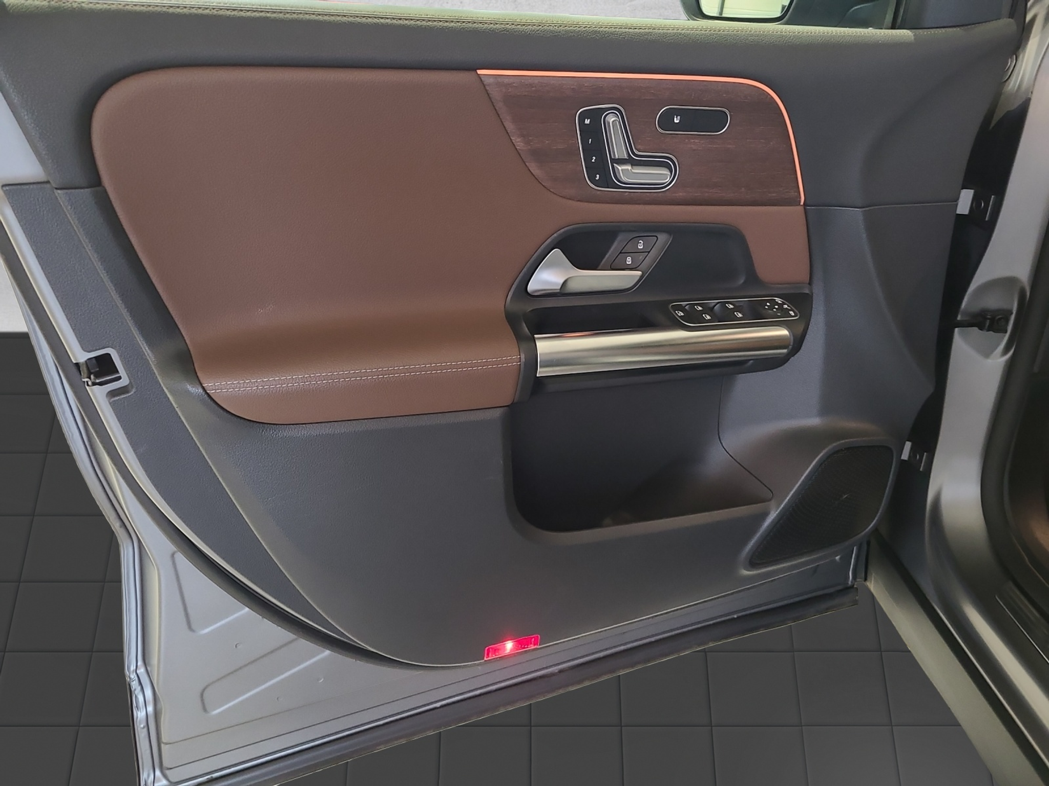 listing desktop thumbnail image 8