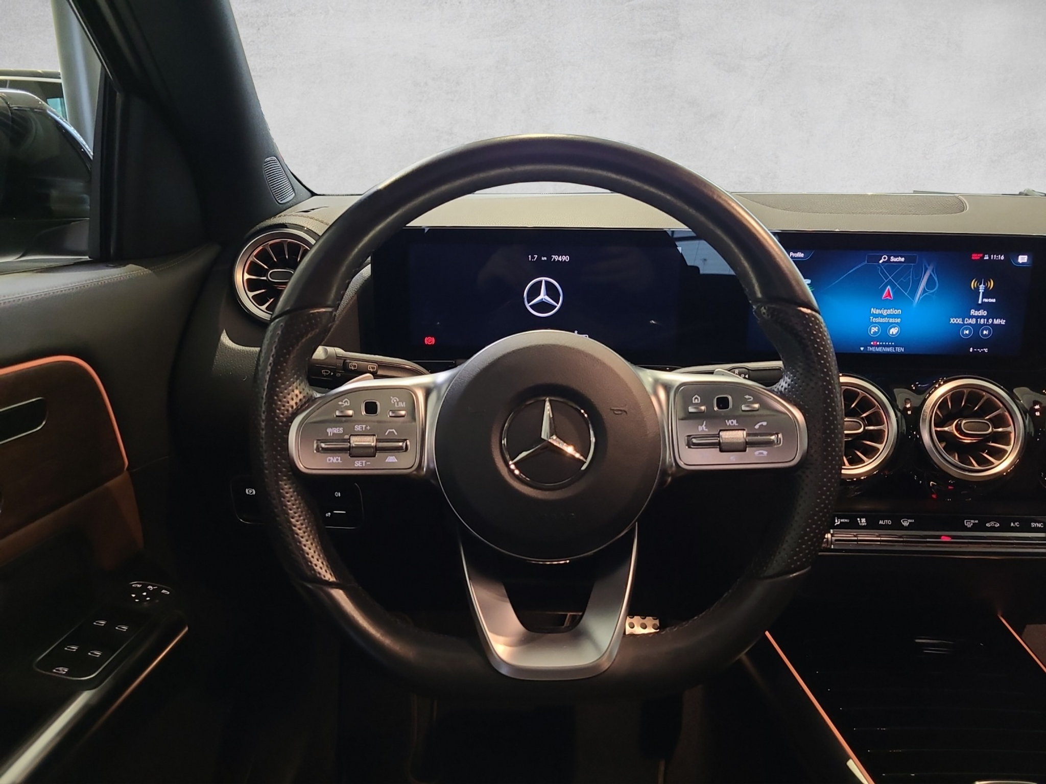 listing desktop thumbnail image 12