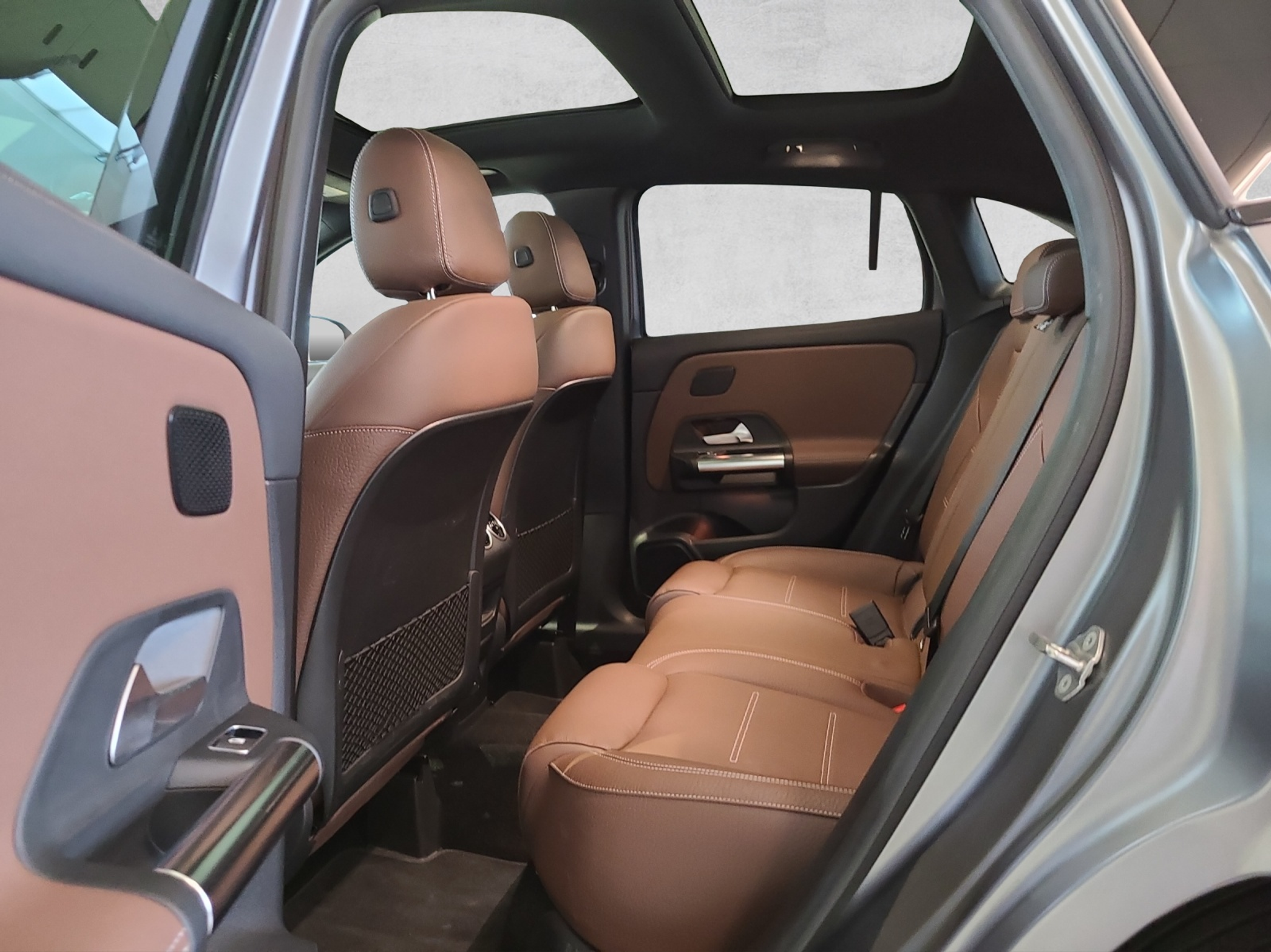 listing desktop thumbnail image 10