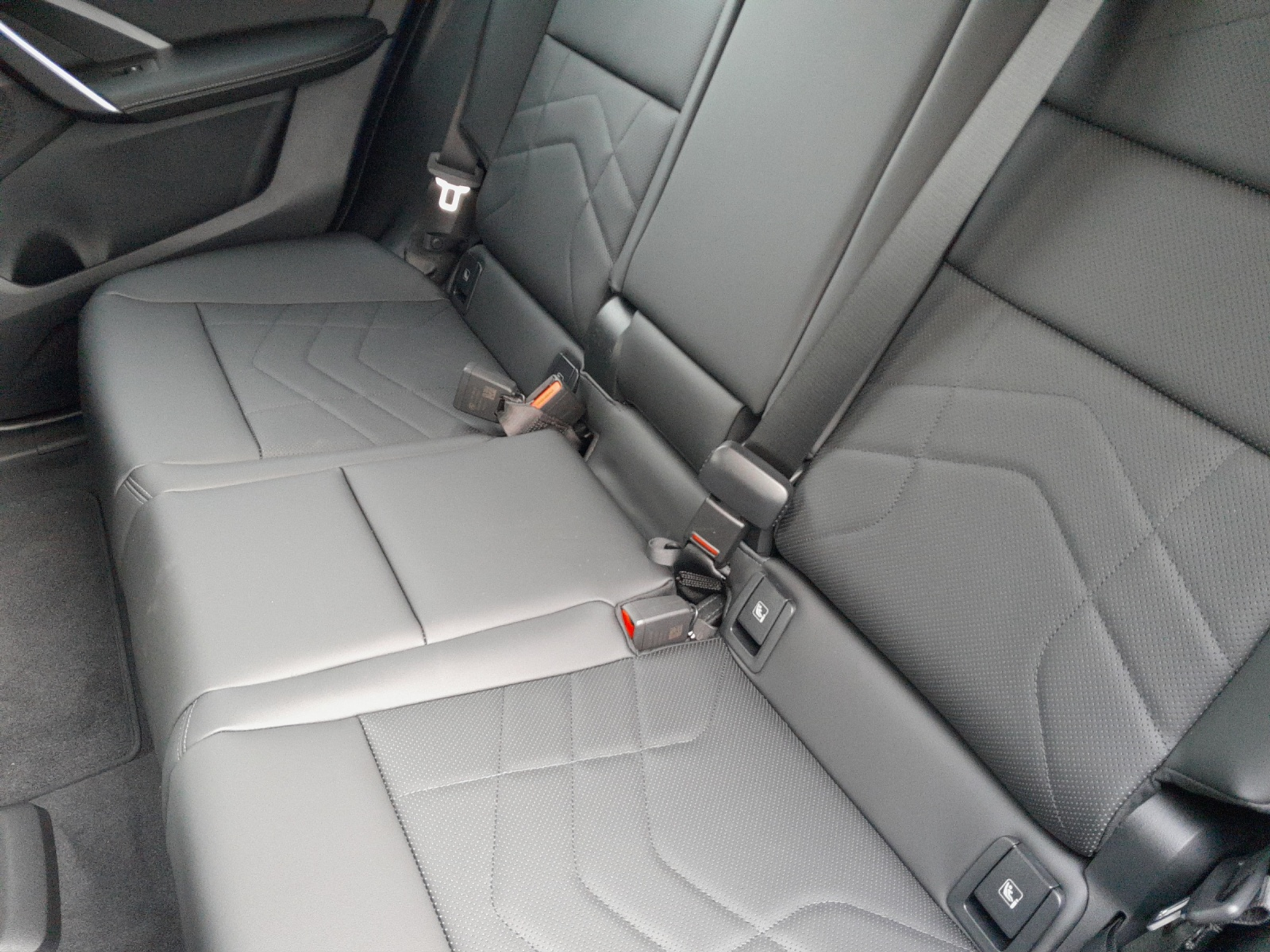 listing desktop thumbnail image 11