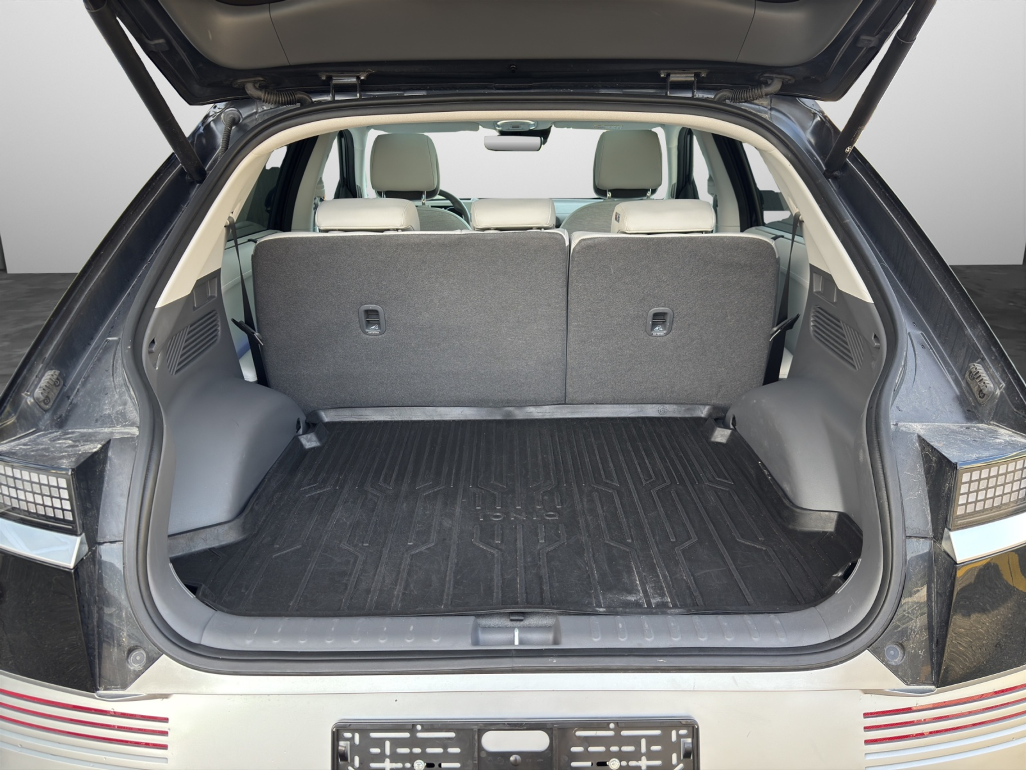 listing desktop thumbnail image 15